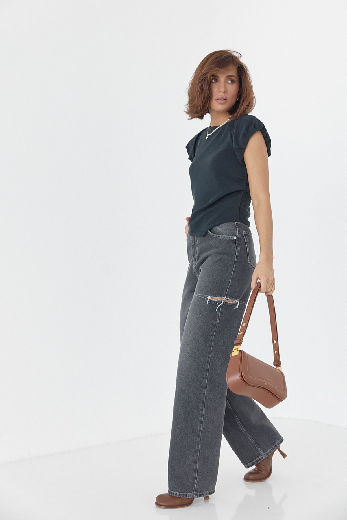 Жіноча футболка з пишними рукавами  темносиній колір