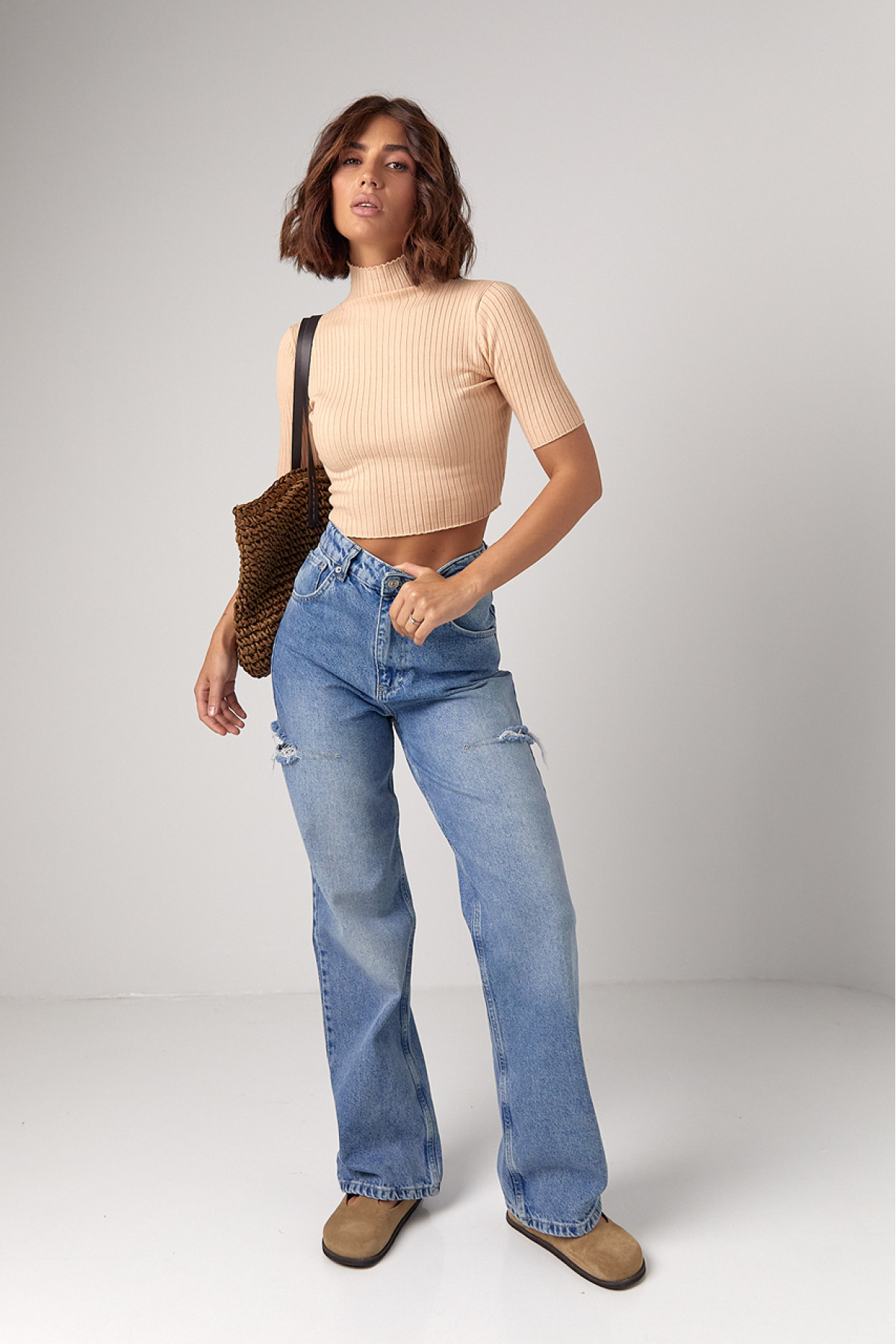 Жіноча вкорочена водолазка з коротким рукавом  бежевий колір