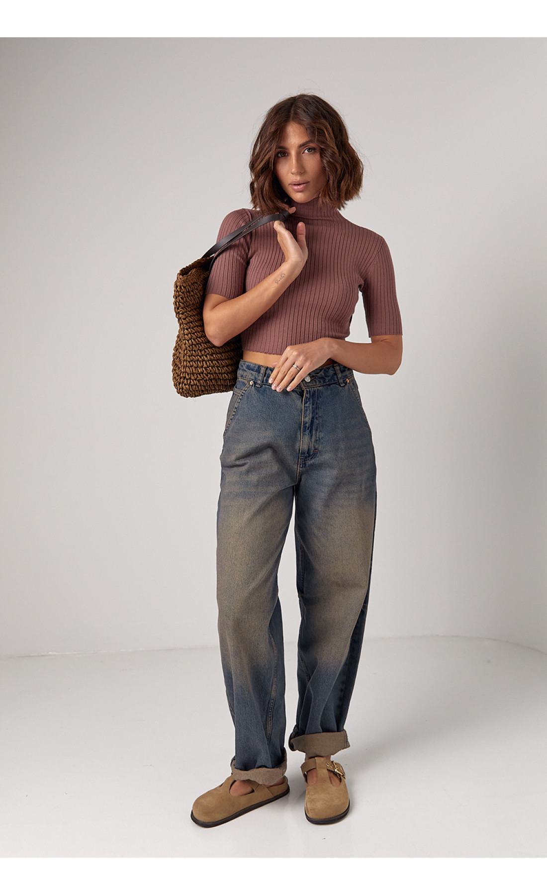 Жіноча вкорочена водолазка з коротким рукавом  кавовий колір