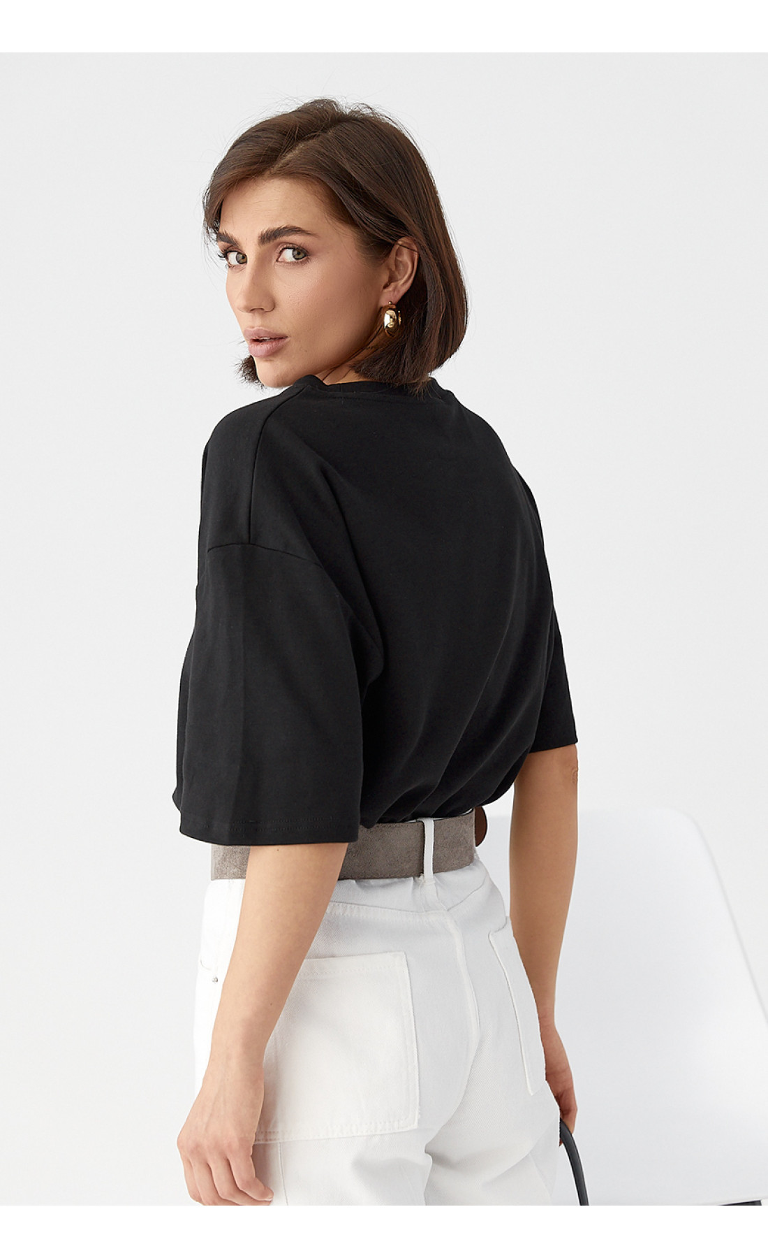 Однотонна базова футболка  чорний колір