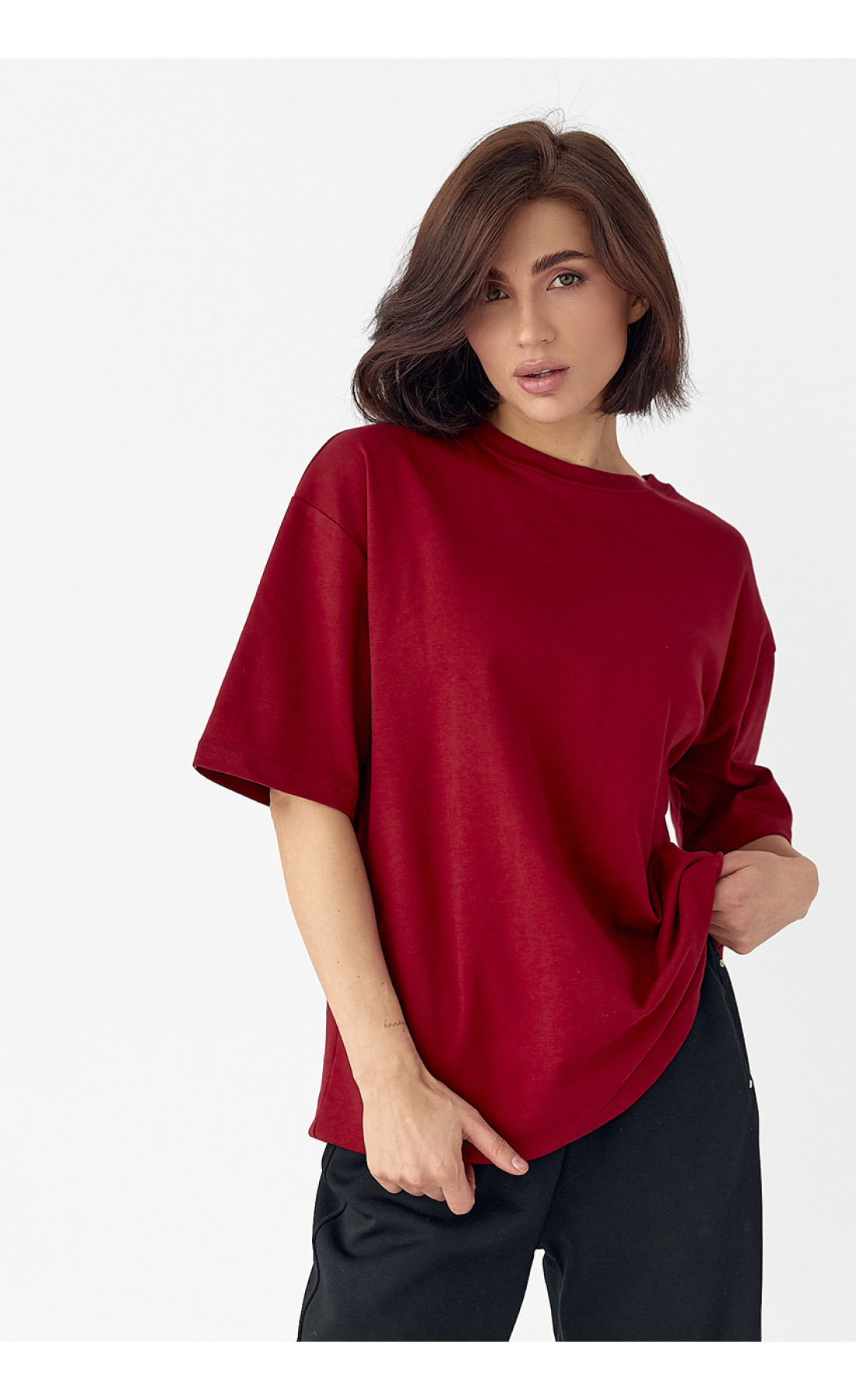 Однотонна базова футболка  бордо колір