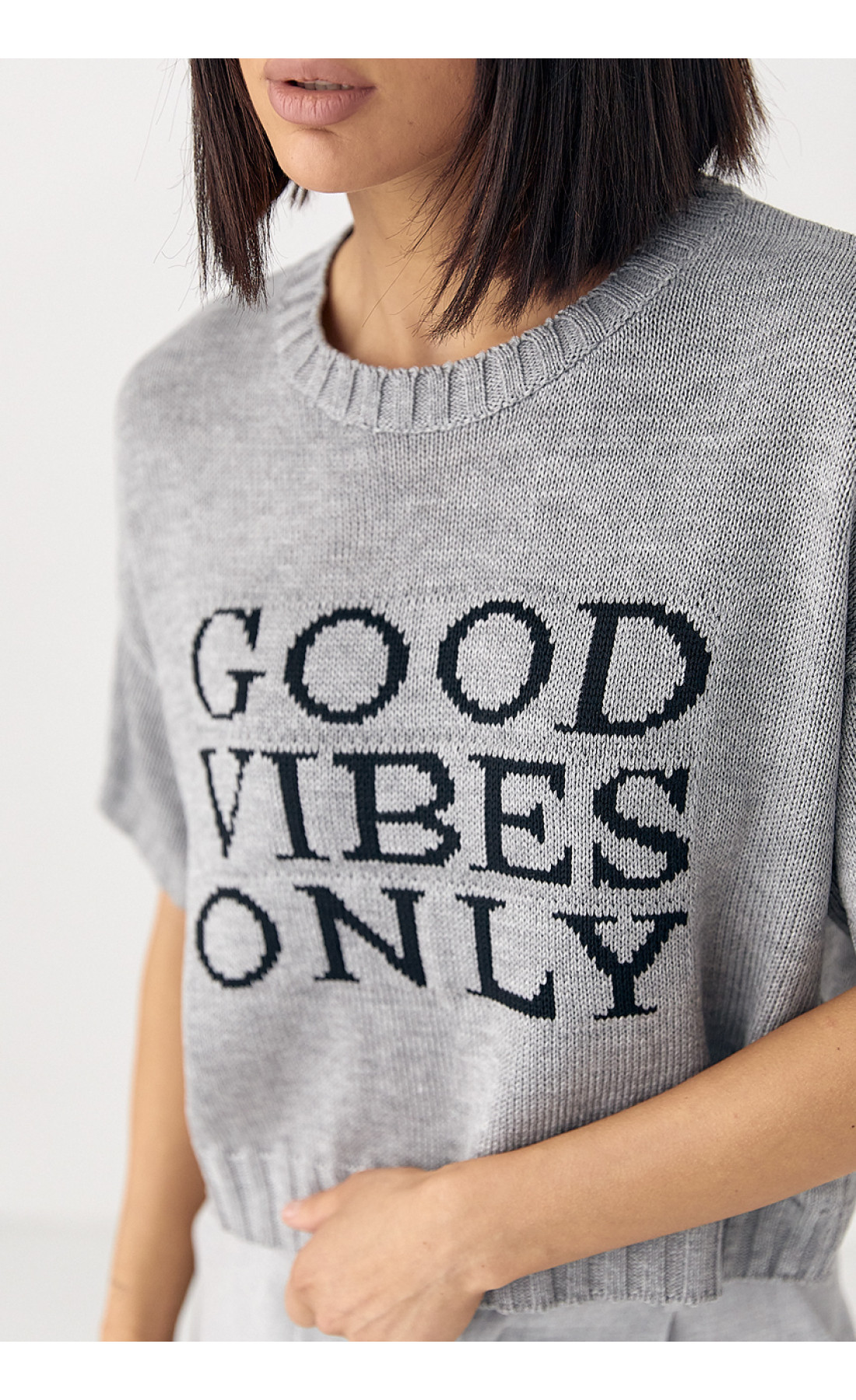 Жіноча в'язана футболка з написом  сірий колір