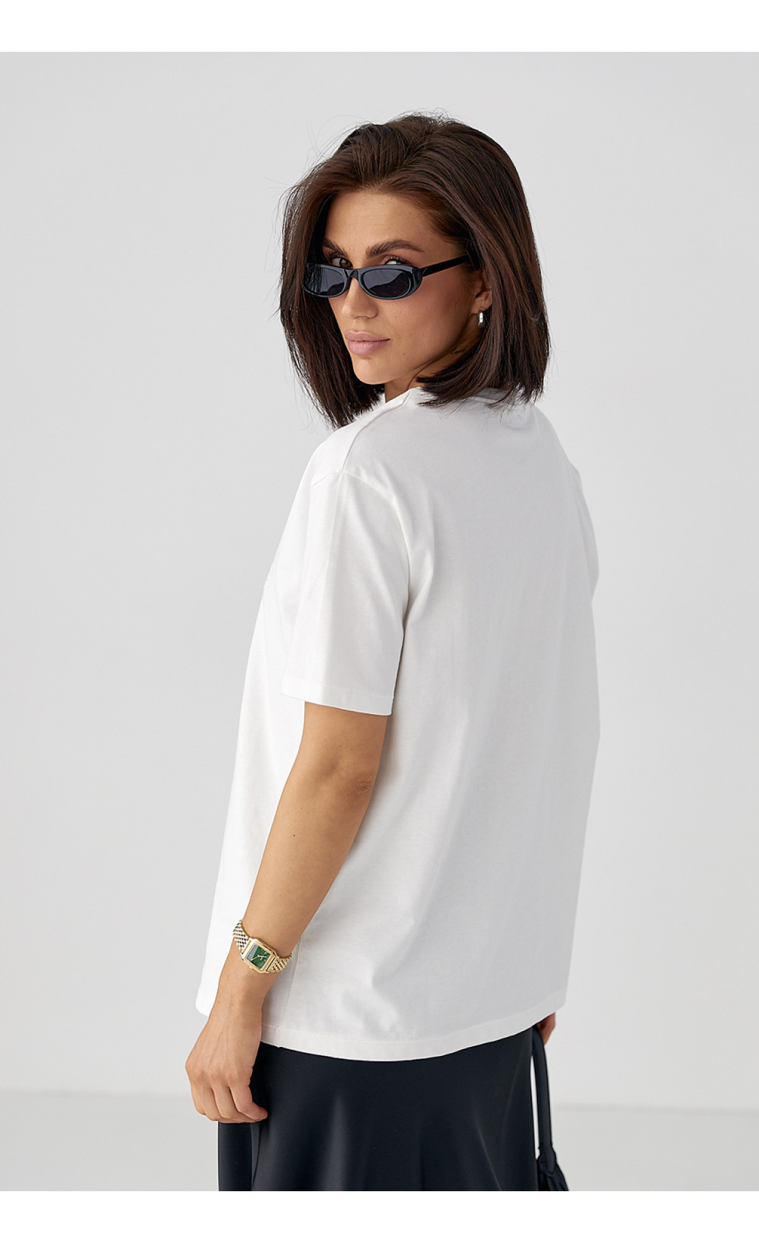 Трикотажна футболка з написом Barbie  молочний колір