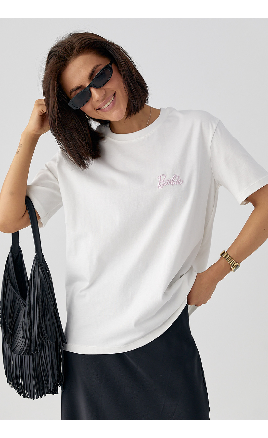 Трикотажна футболка з написом Barbie  молочний колір