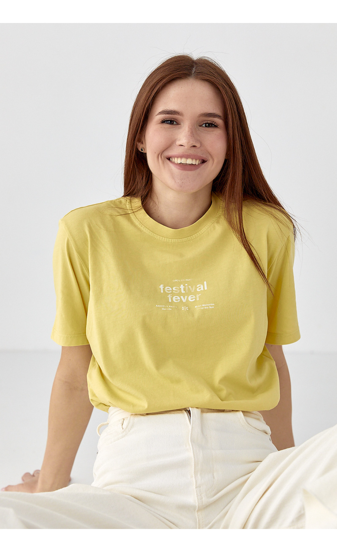 Трикотажна футболка з написами  лимонний колір