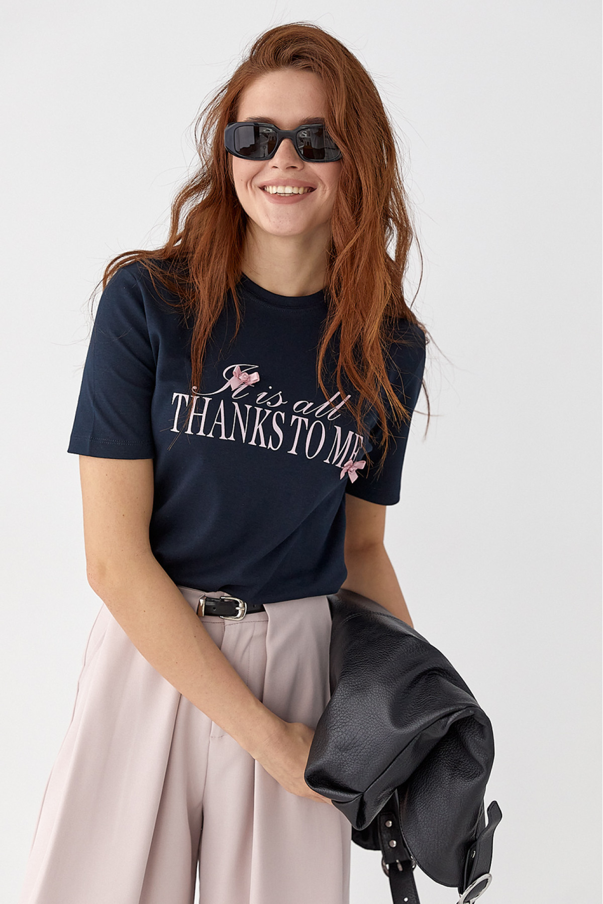 Футболка з написом і бантами  темносиній колір