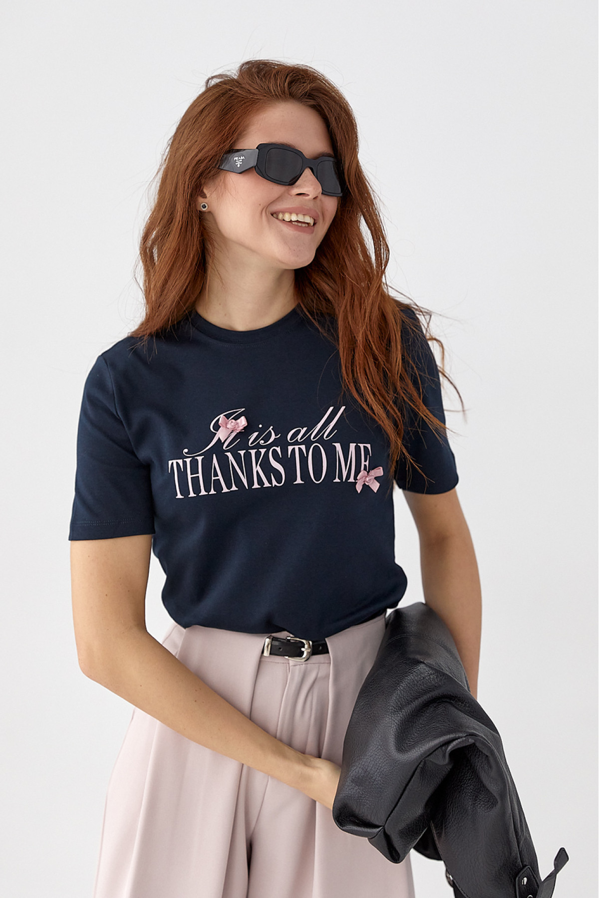 Футболка з написом і бантами  темносиній колір