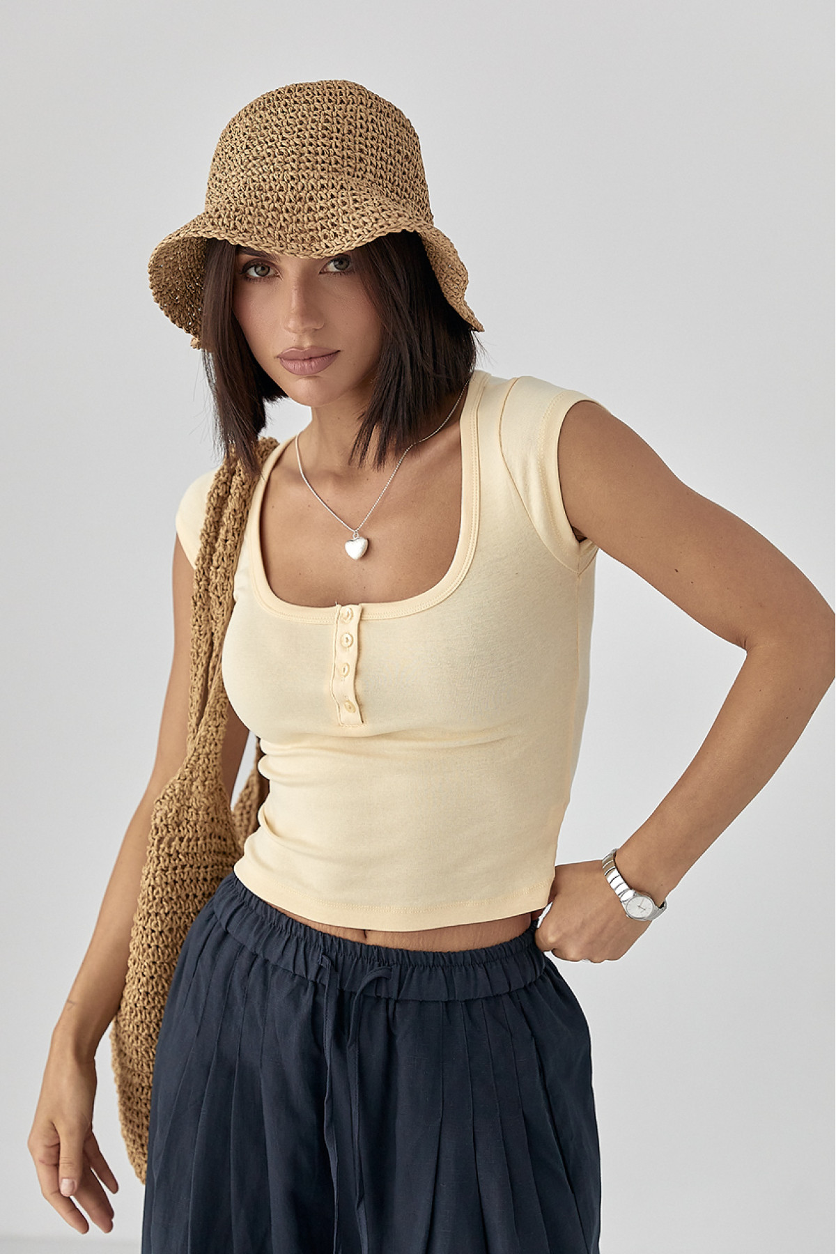 Приталена футболка на ґудзиках  лимонний колір