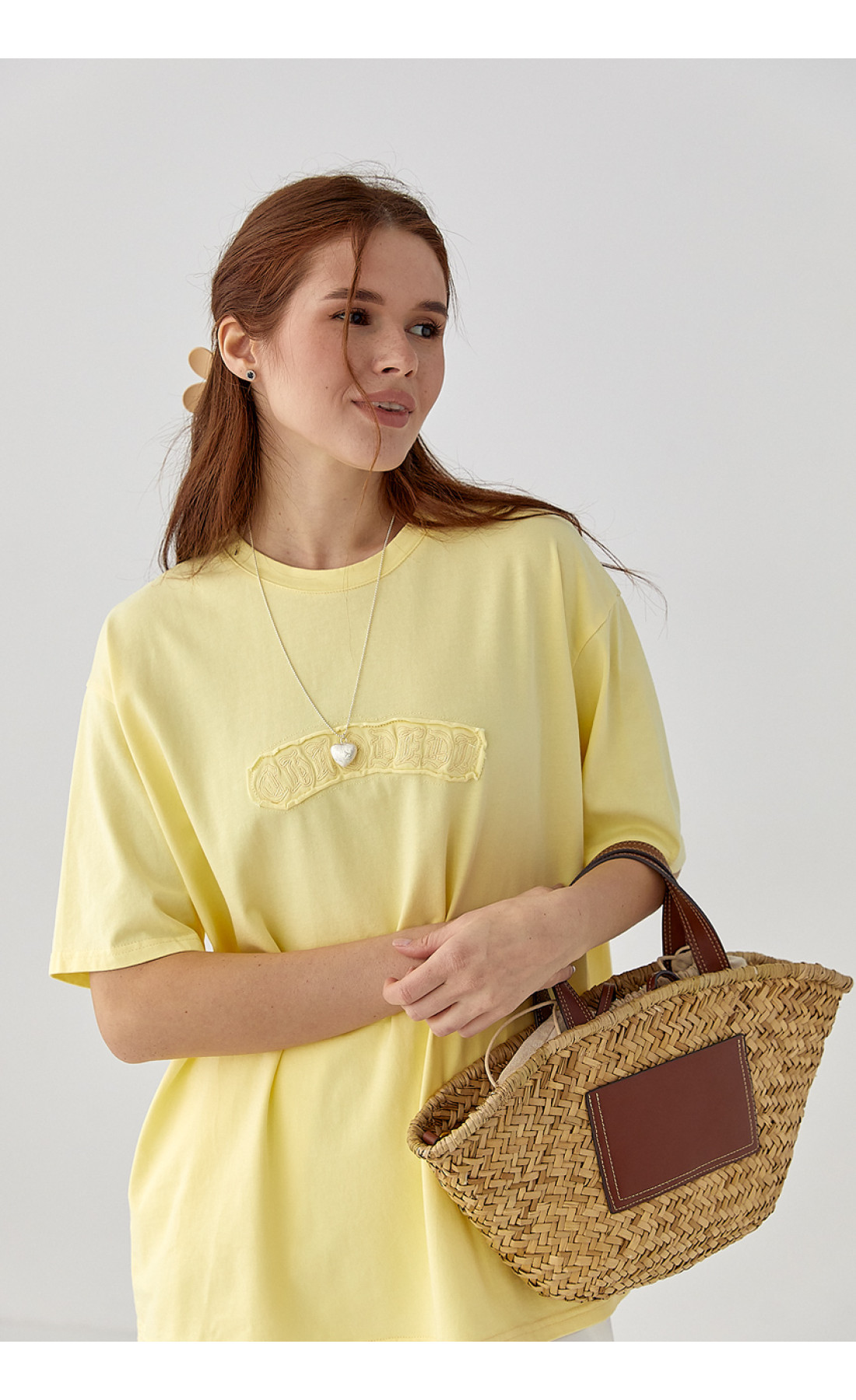 Футболка вільного крою з вишитим написом  жовтий колір