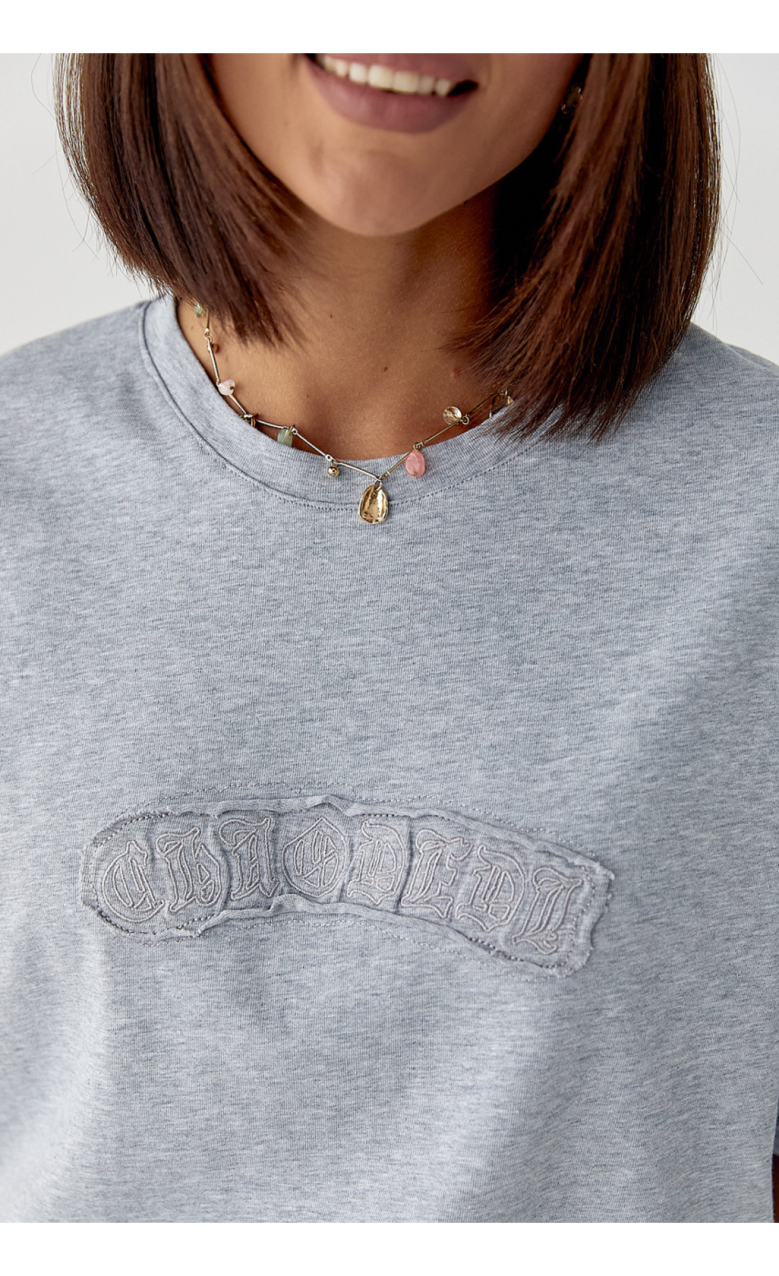 Футболка вільного крою з вишитим написом  сірий колір