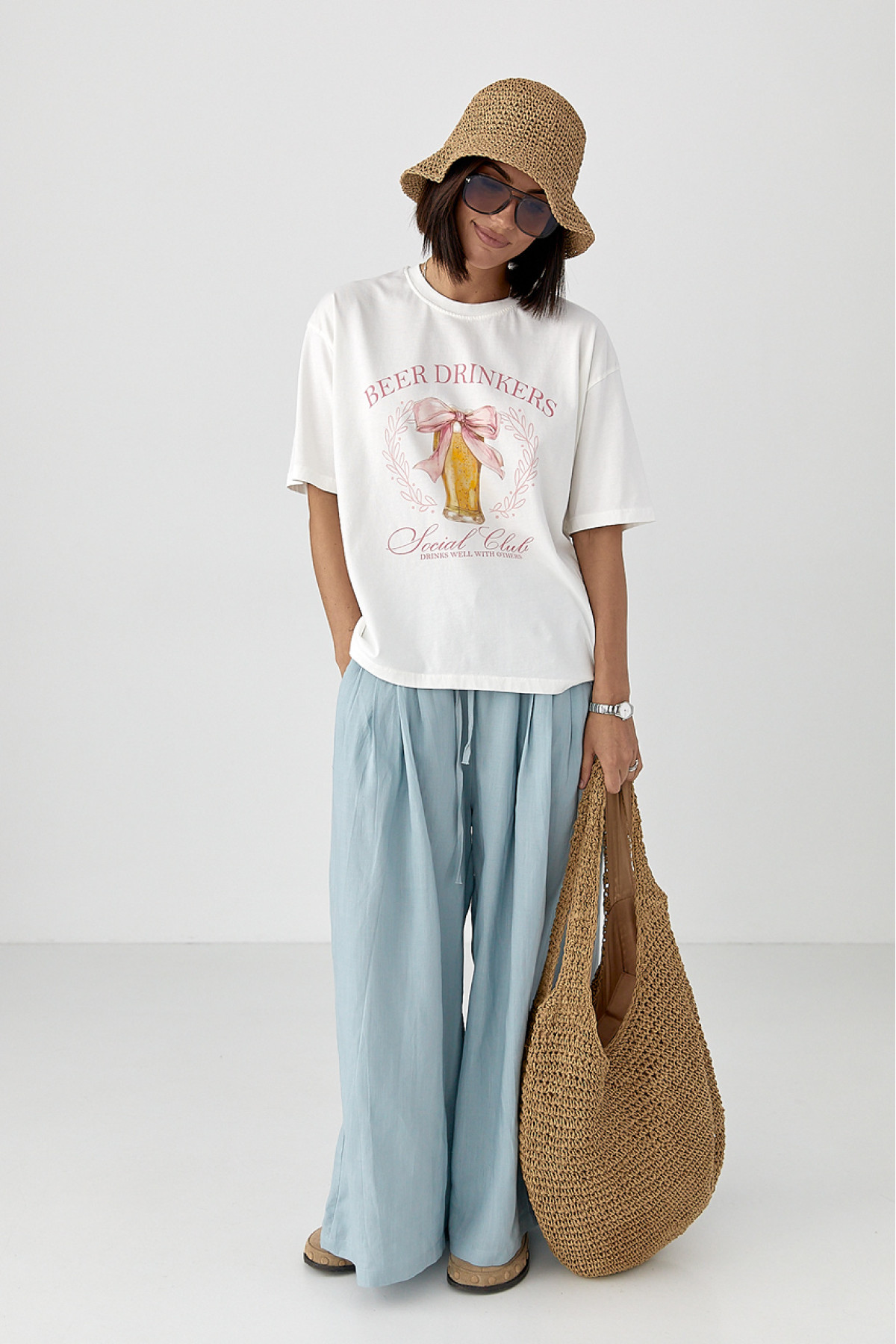 Футболка жіноча з принтом  молочний колір