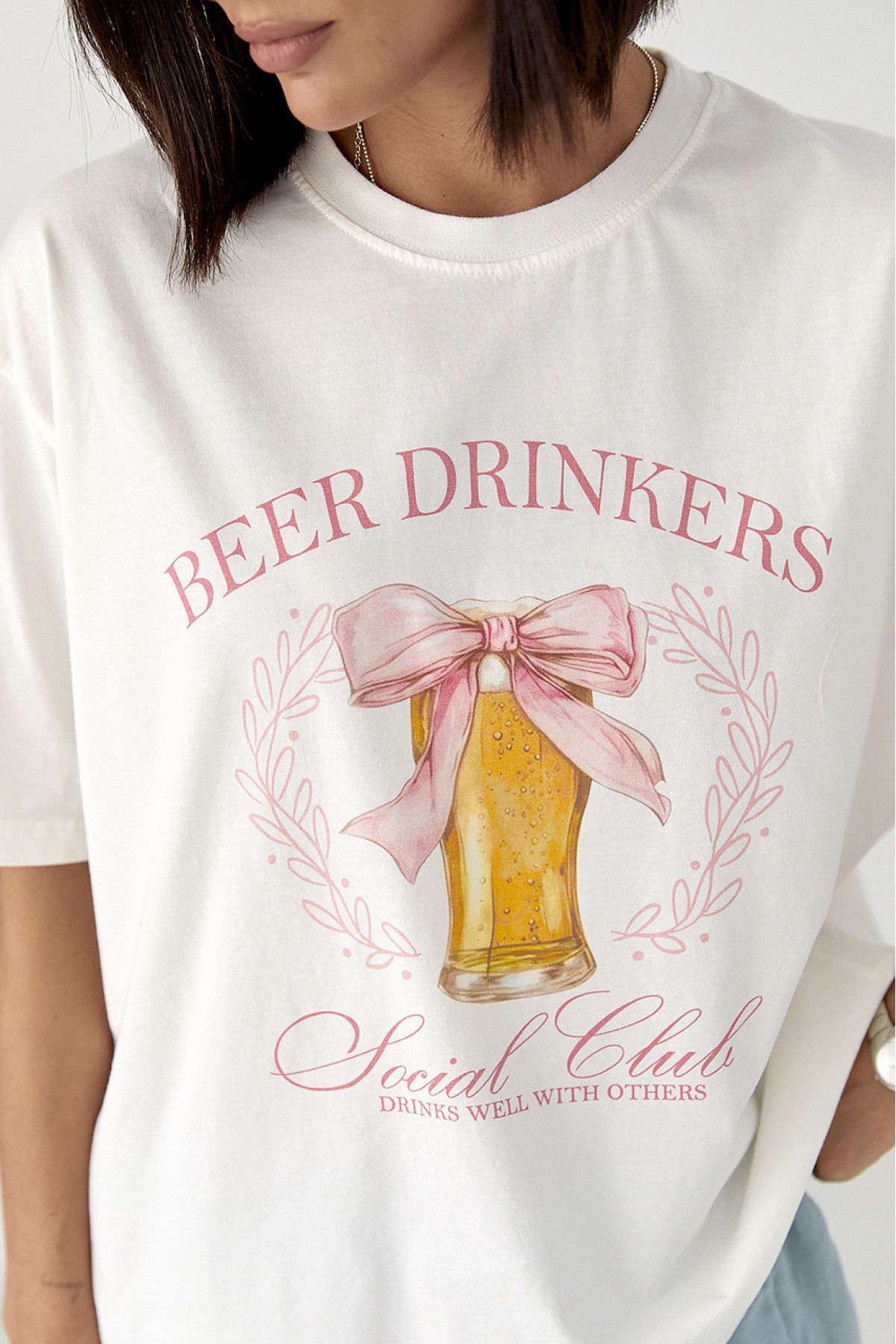 Футболка жіноча з принтом  молочний колір