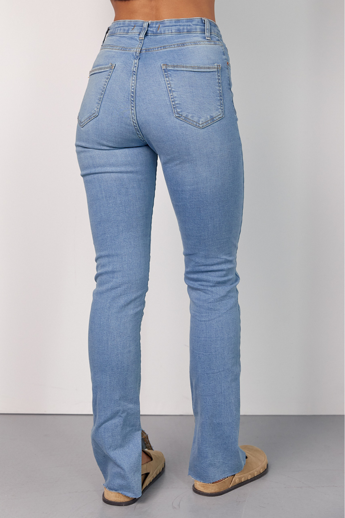 Жіночі жіночі джинси skinny з розрізами  блакитний колір