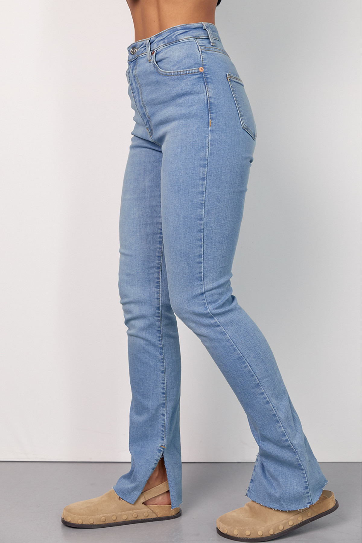 Жіночі жіночі джинси skinny з розрізами  блакитний колір