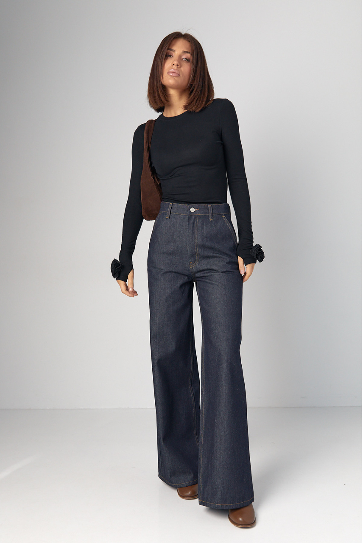 Жіночі широкі жіночі джинси прямого крою  темносиній колір