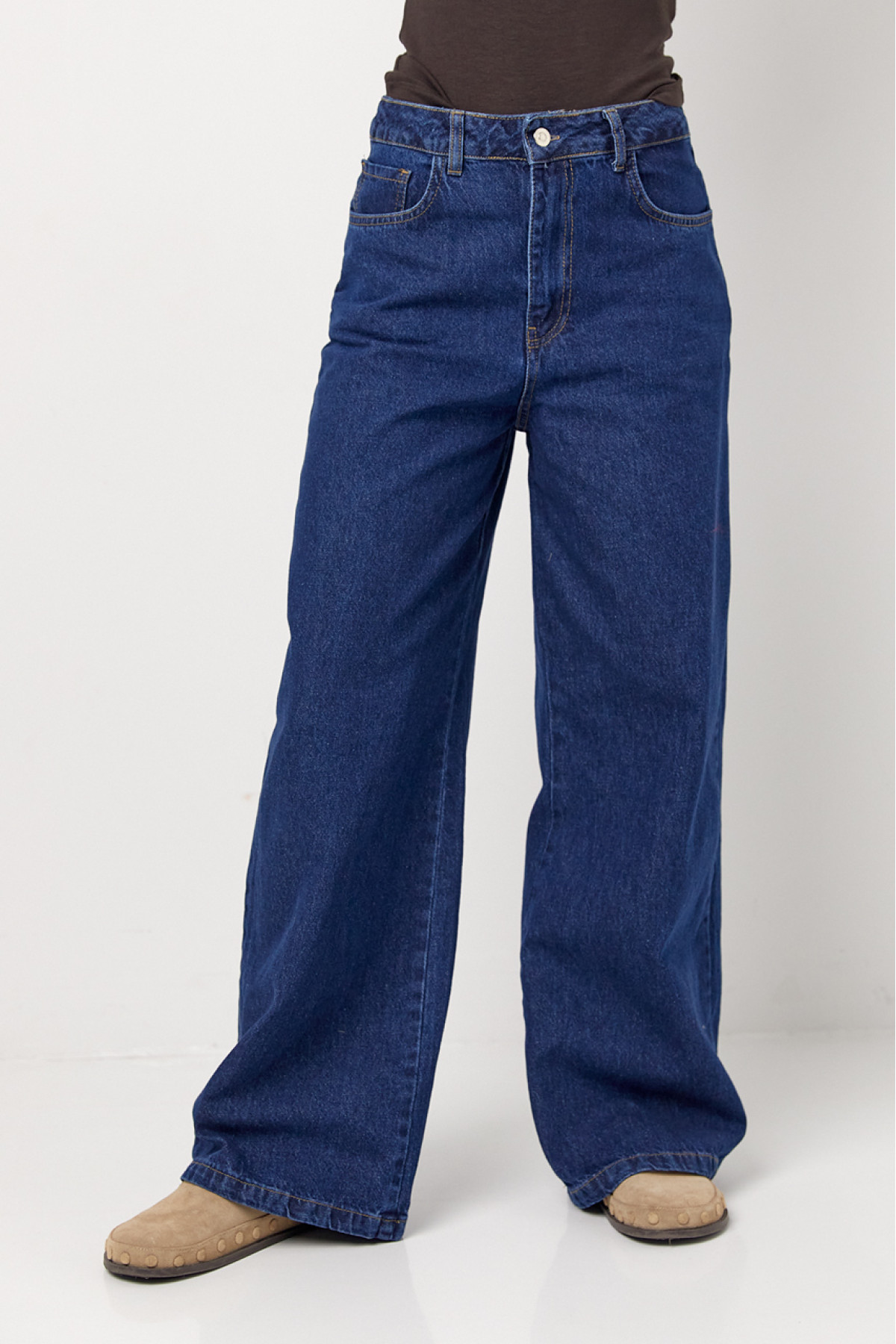 Однотонні жіночі жіночі джинси прямого крою  темносиній колір