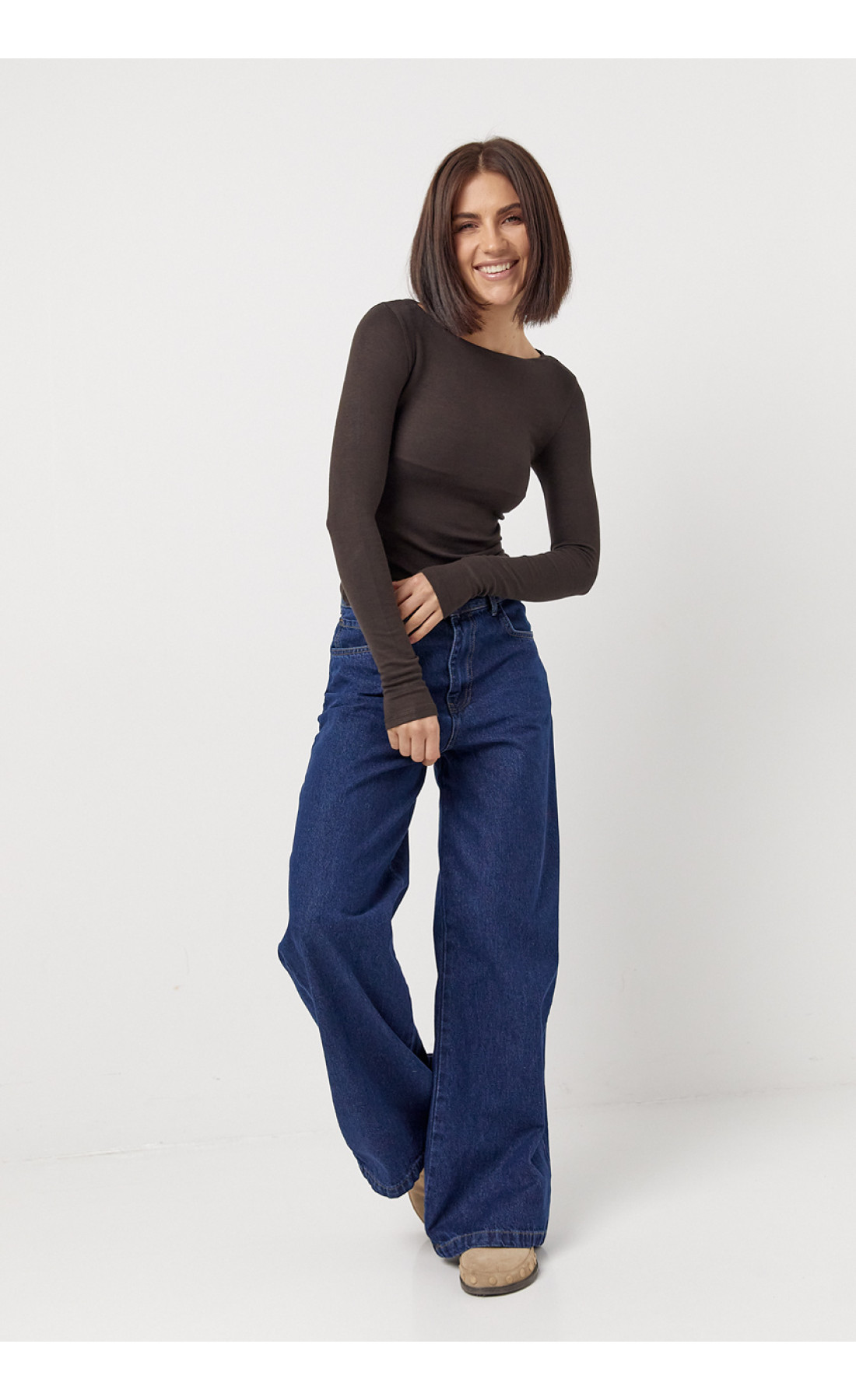 Однотонні жіночі жіночі джинси прямого крою  темносиній колір