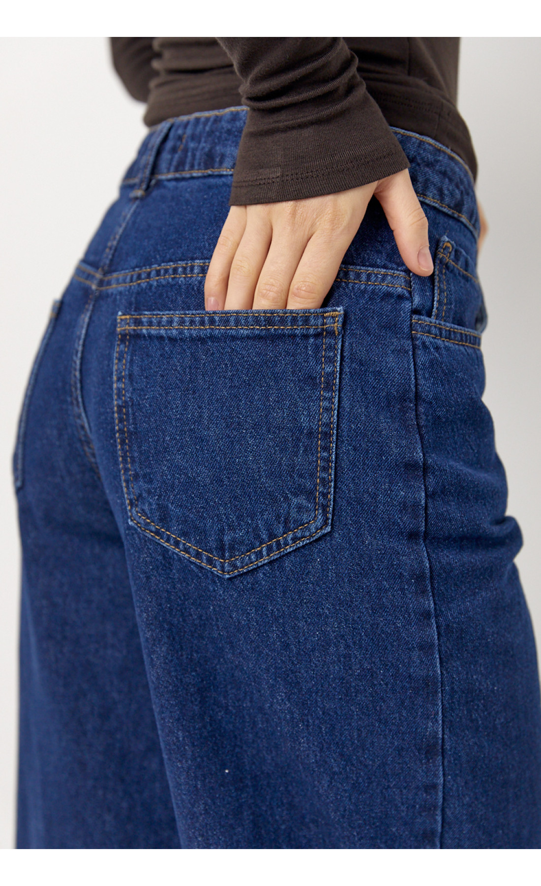 Однотонні жіночі жіночі джинси прямого крою  темносиній колір