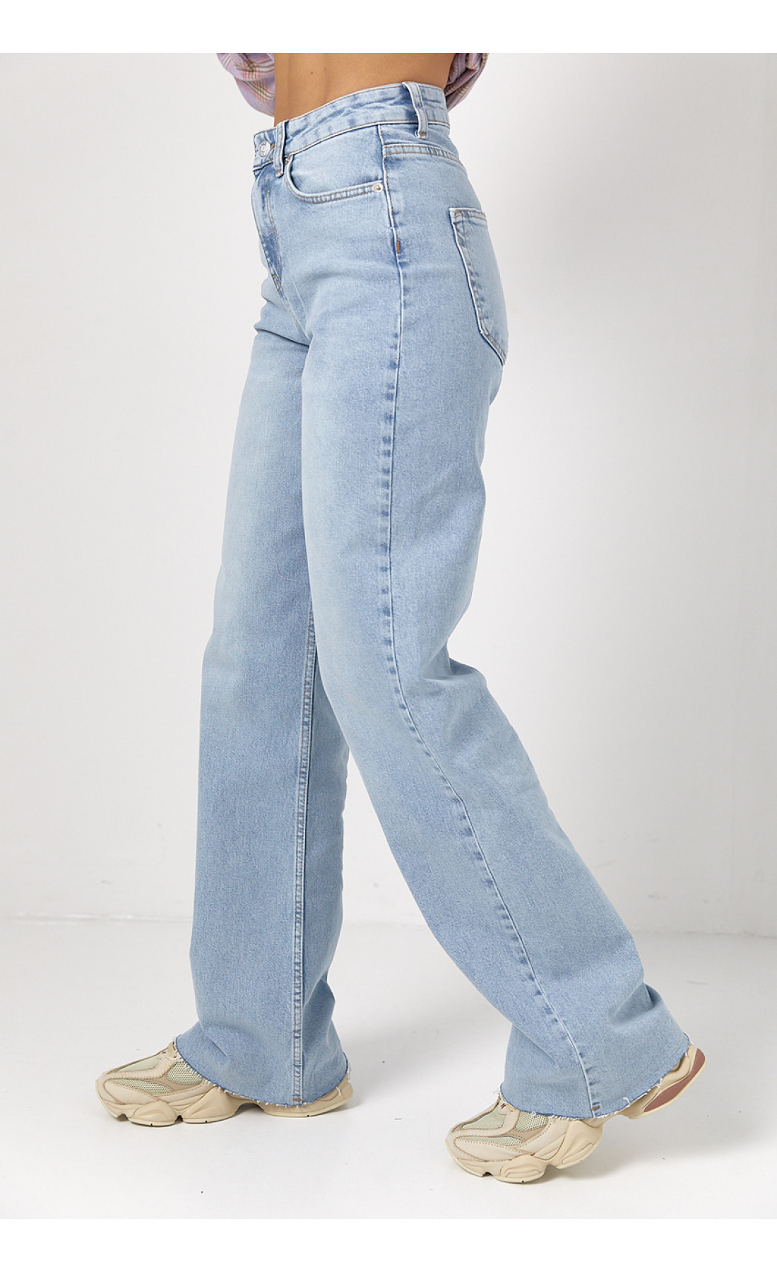 Джинси Straight прямого крою з необробленим низом  блакитний колір