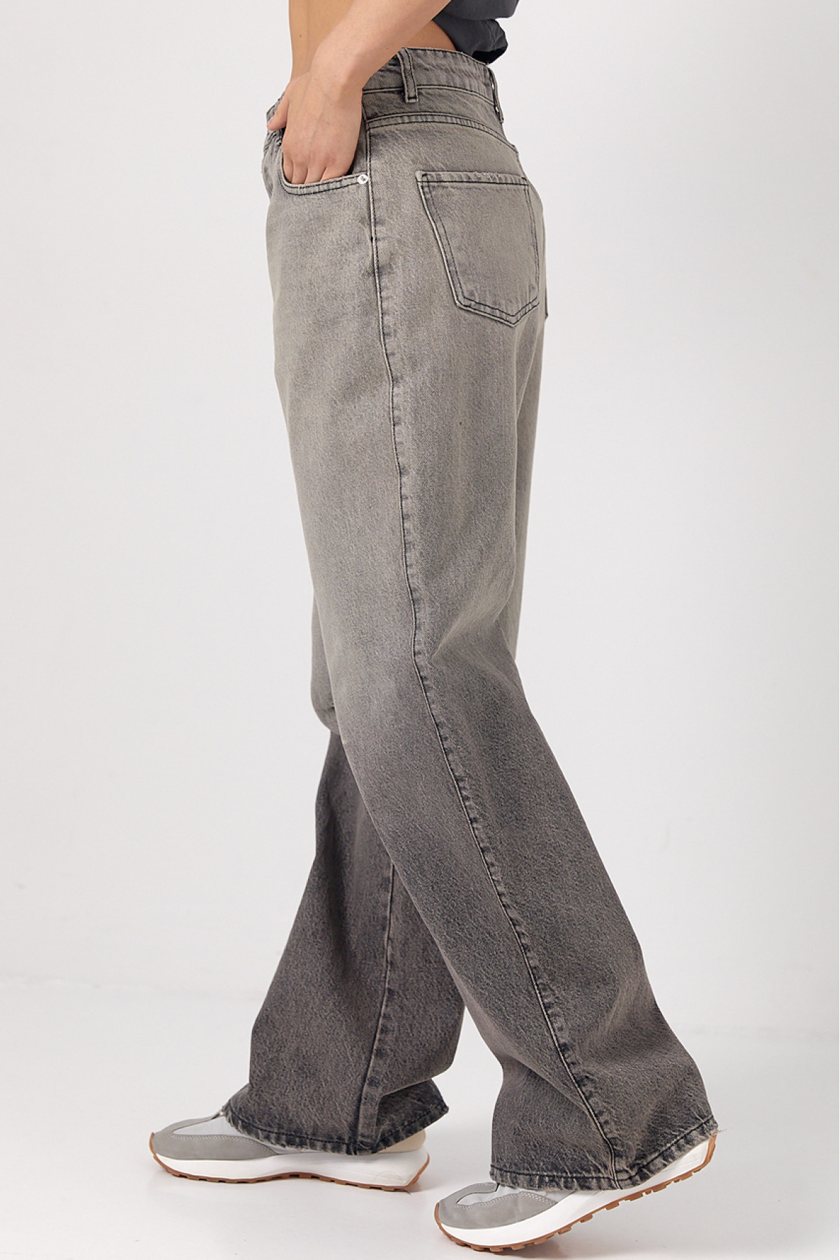 Жіночі широкі прямі жіночі джинси Skater  чорний колір