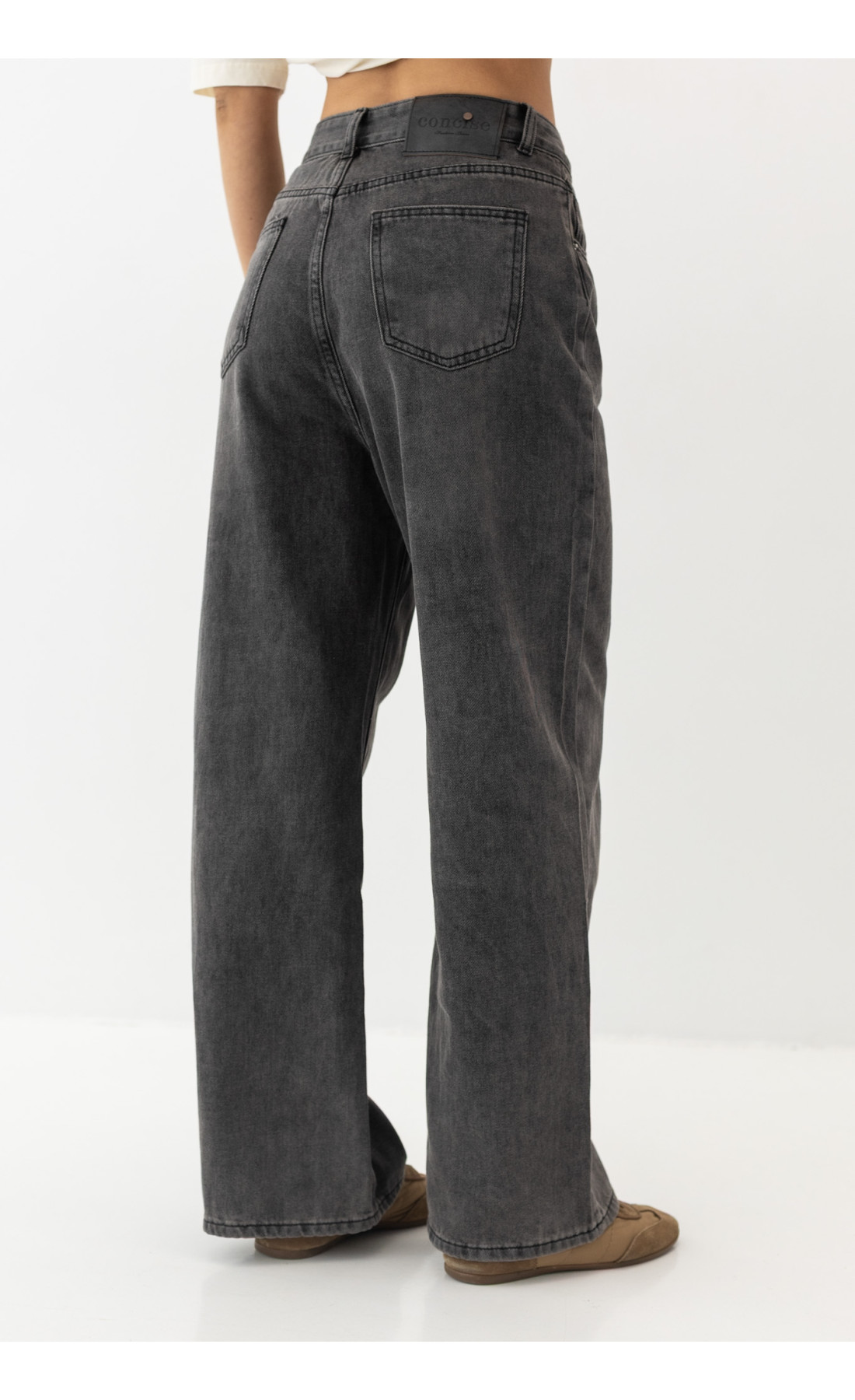 Жіночі жіночі джинси Straight у комплекті із замшевим ременем  чорний колір