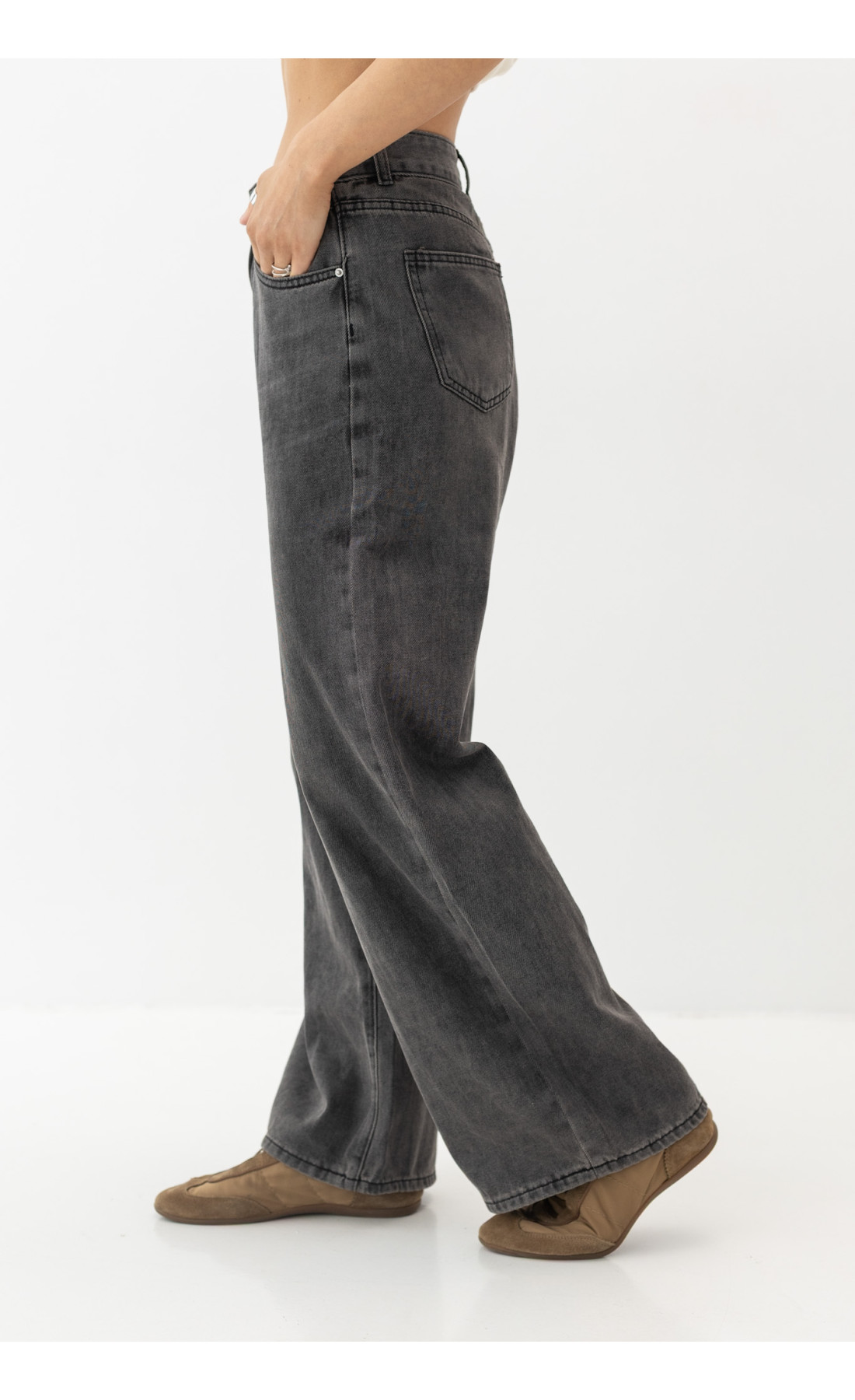 Жіночі жіночі джинси Straight у комплекті із замшевим ременем  чорний колір