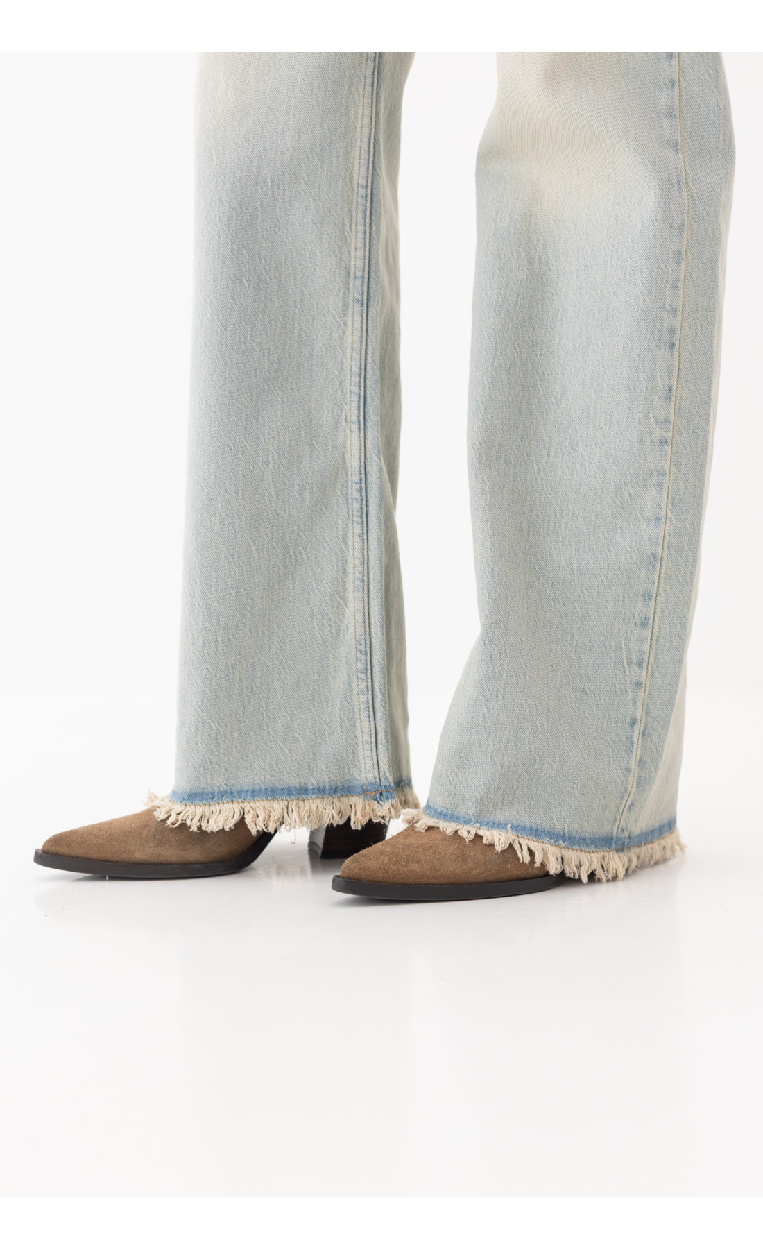 Прямі жіночі жіночі джинси з бахромою  небесноблакитний колір