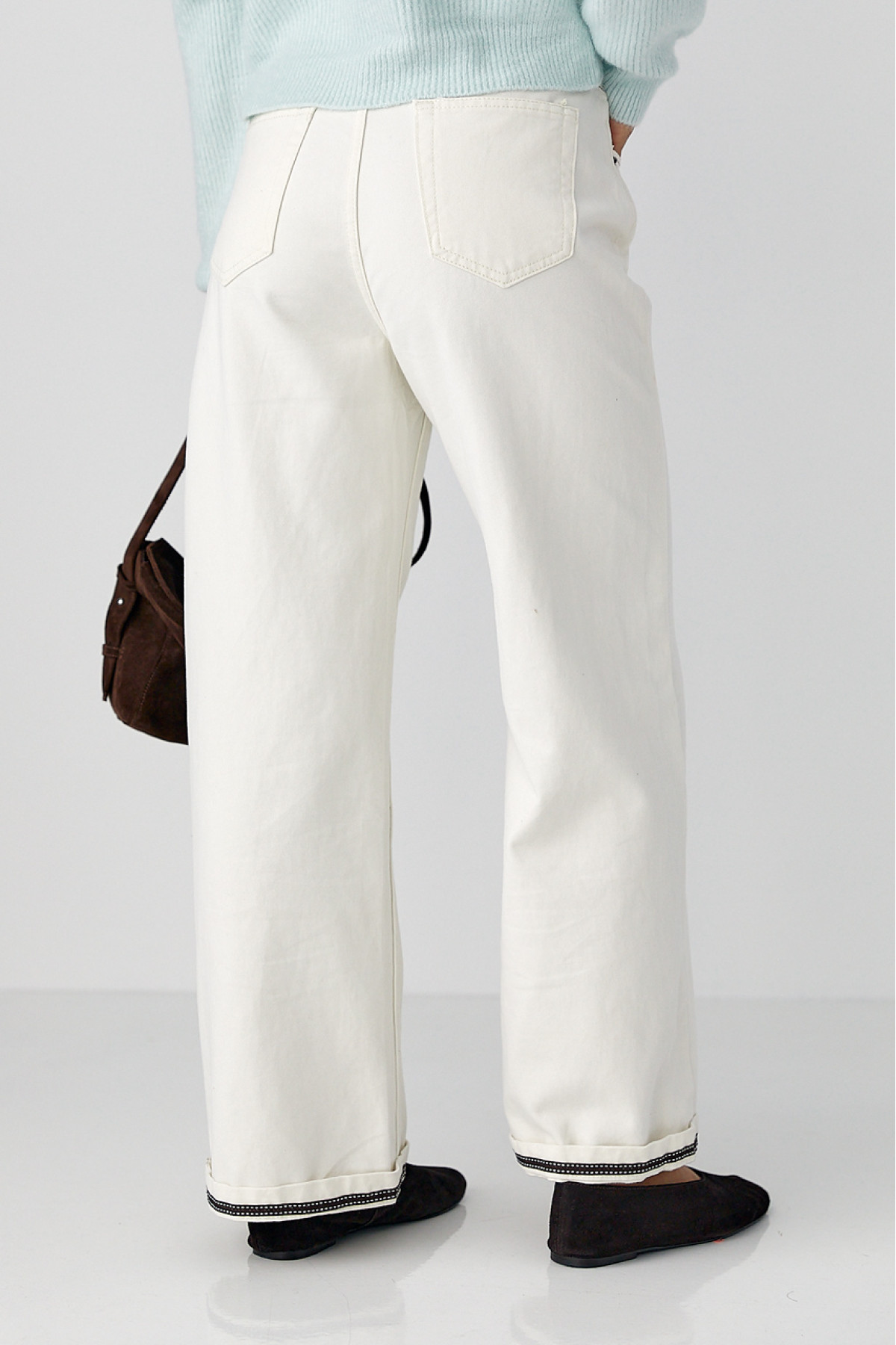 Жіночі жіночі джинсикюлоти з контрастиними швами  молочний колір