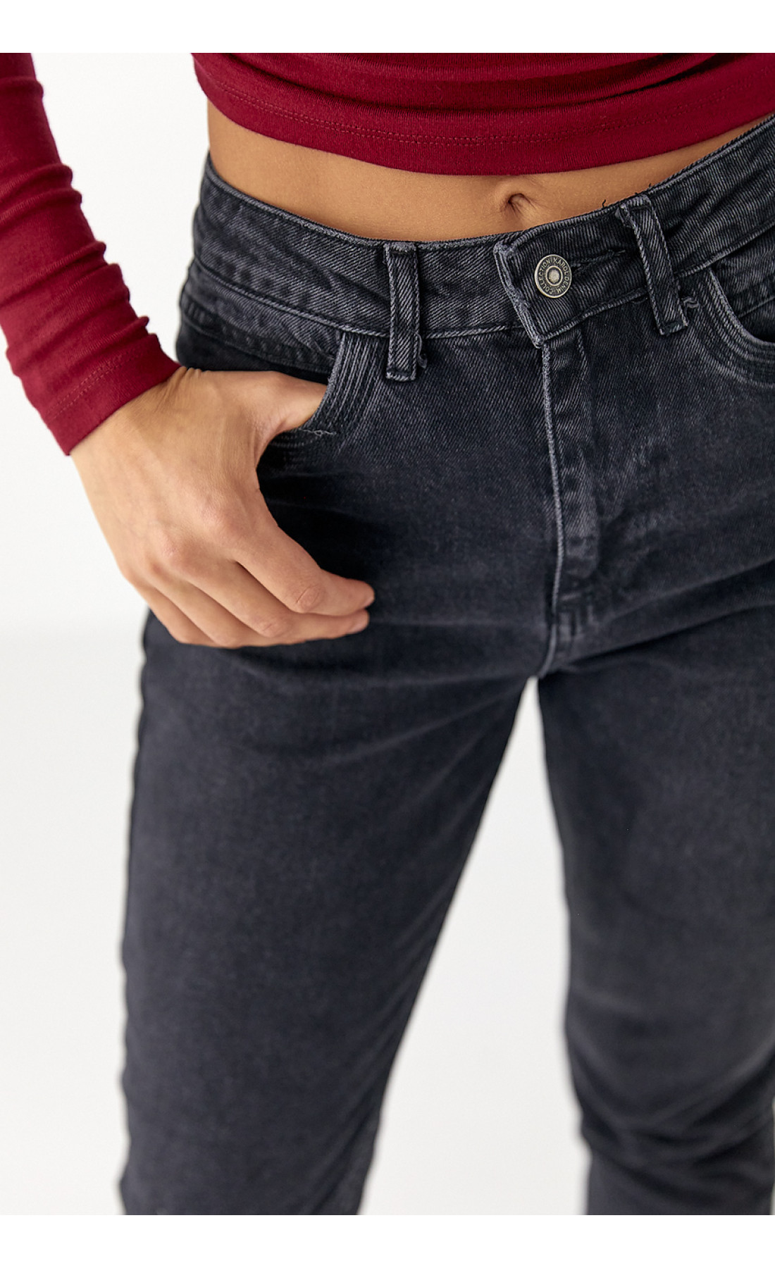 Жіночі жіночі джинси Mom Fit  чорний колір