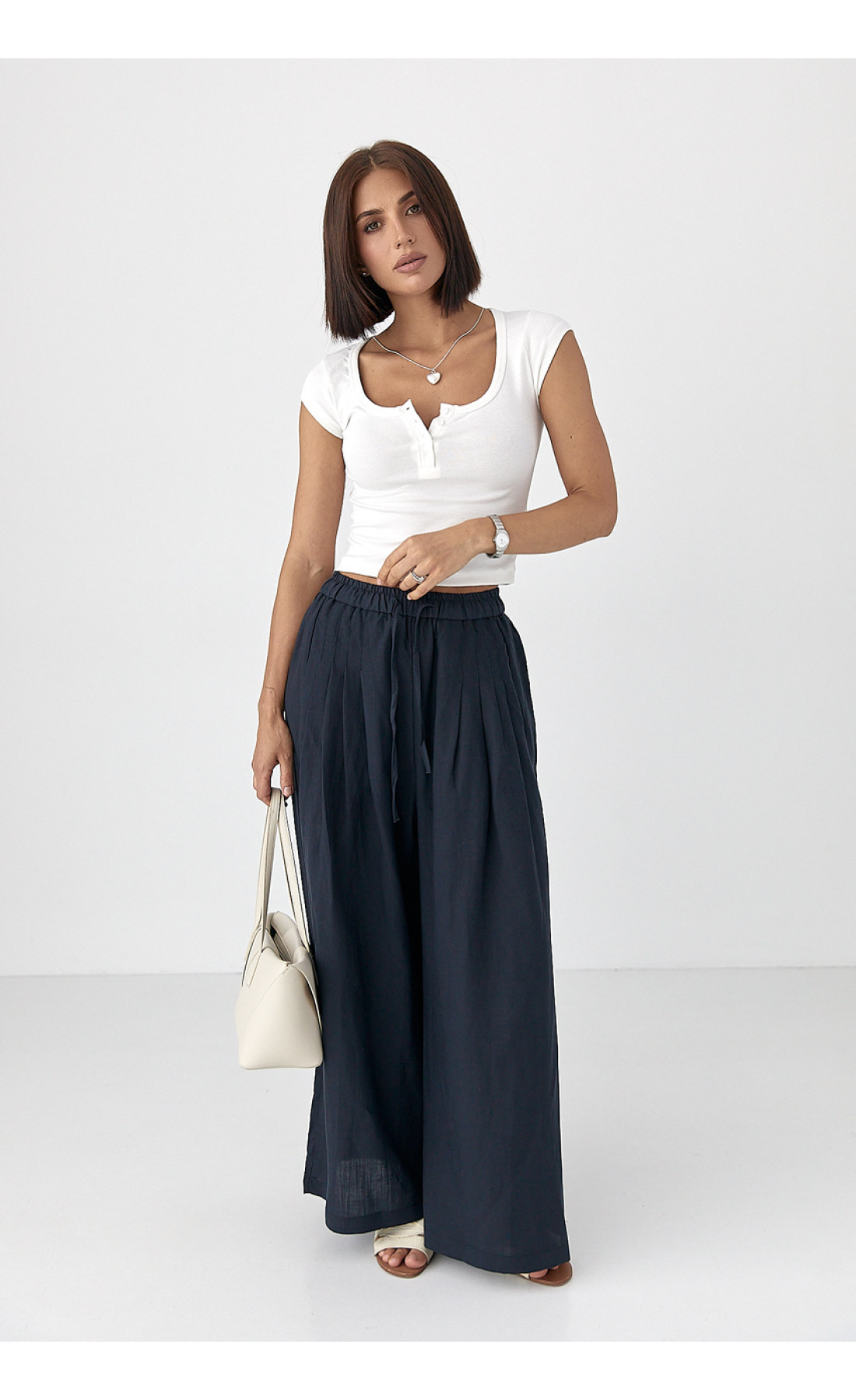 Приталена футболка на ґудзиках  молочний колір