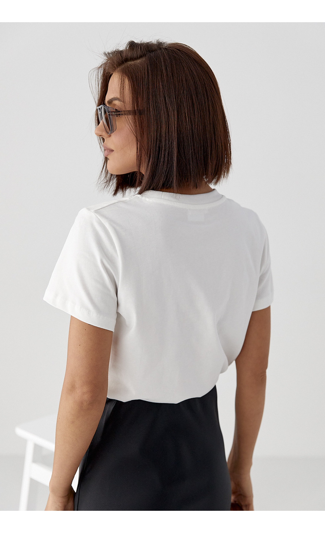 Жіноча футболка з вишитим лимоном  молочний колір