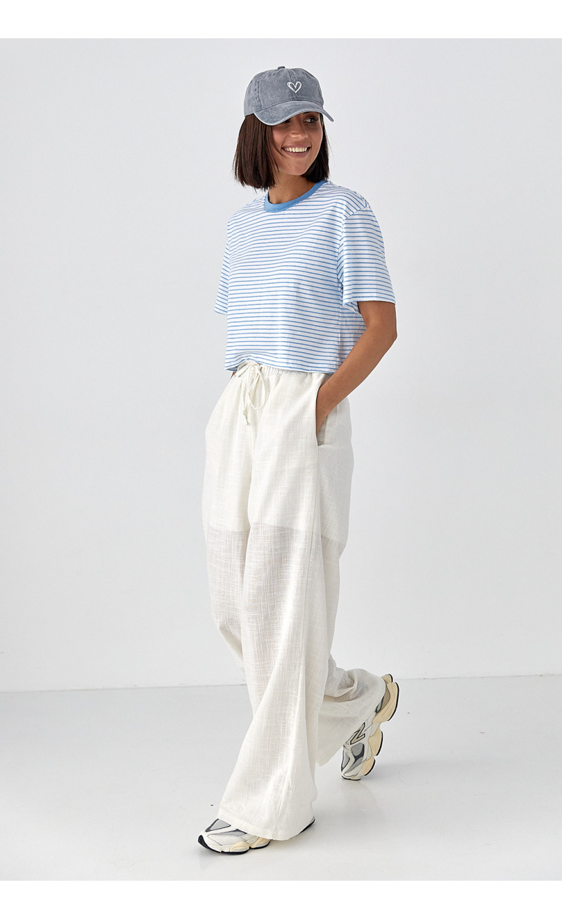 Футболка у смужку вільного крою  блакитний колір