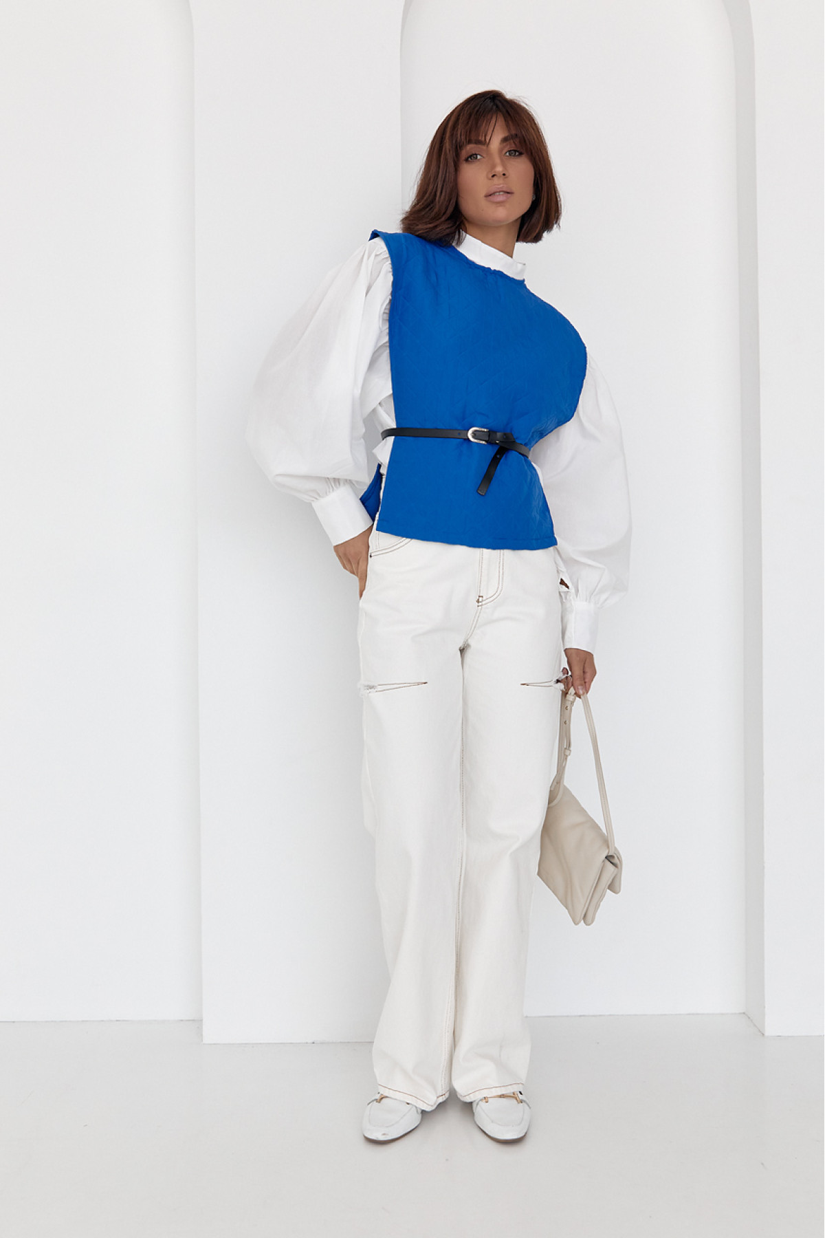 Блуза з об'ємними рукавами з накидкою та поясом EISA  синій колір