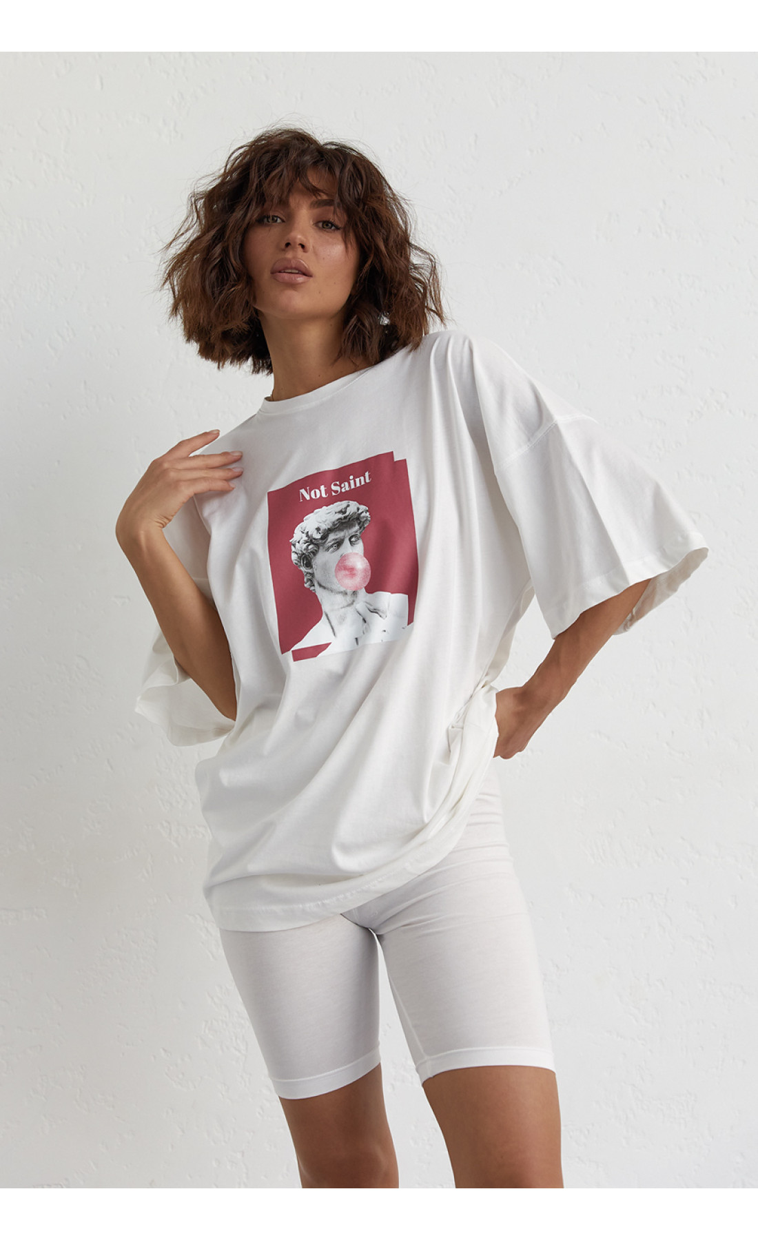 Жіночий костюм з футболкою oversize та велосипедками  молочний колір