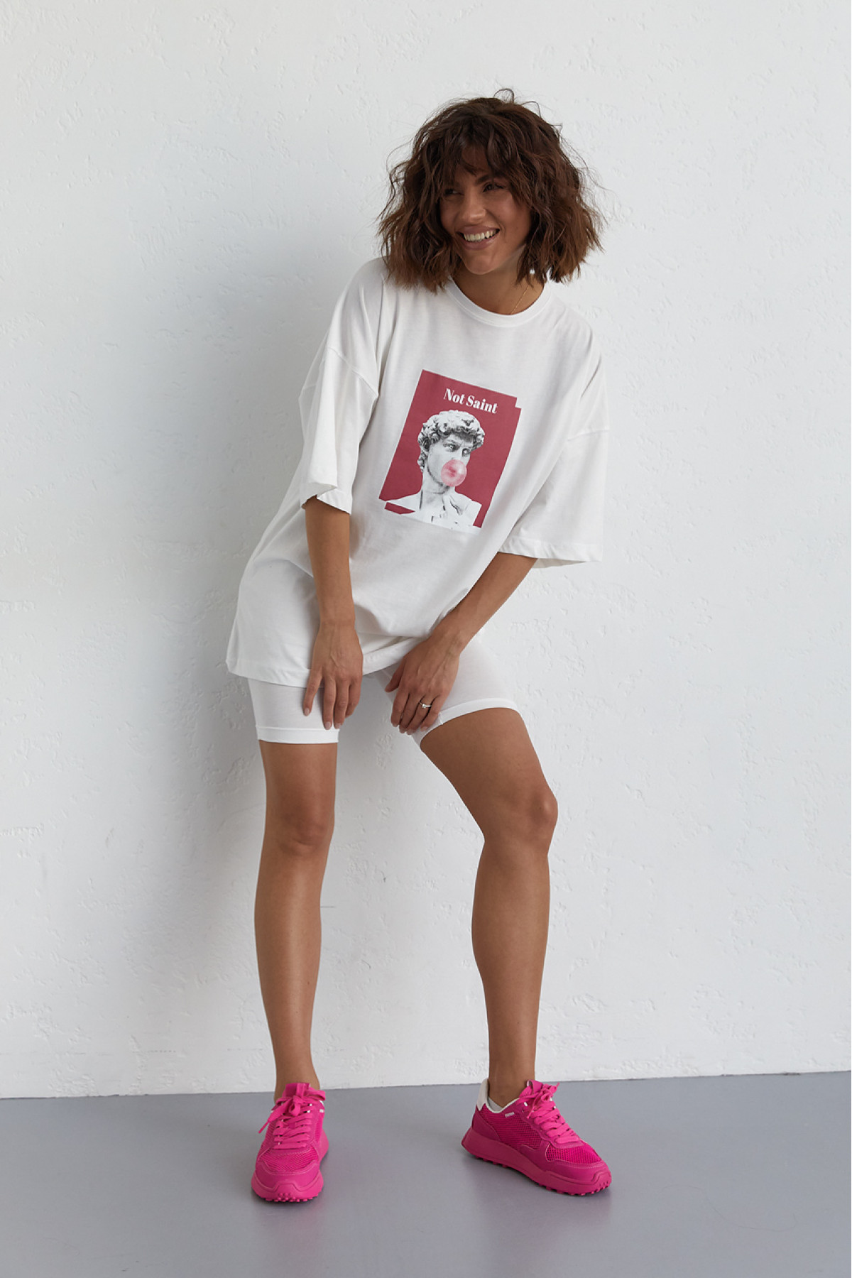 Жіночий костюм з футболкою oversize та велосипедками  молочний колір