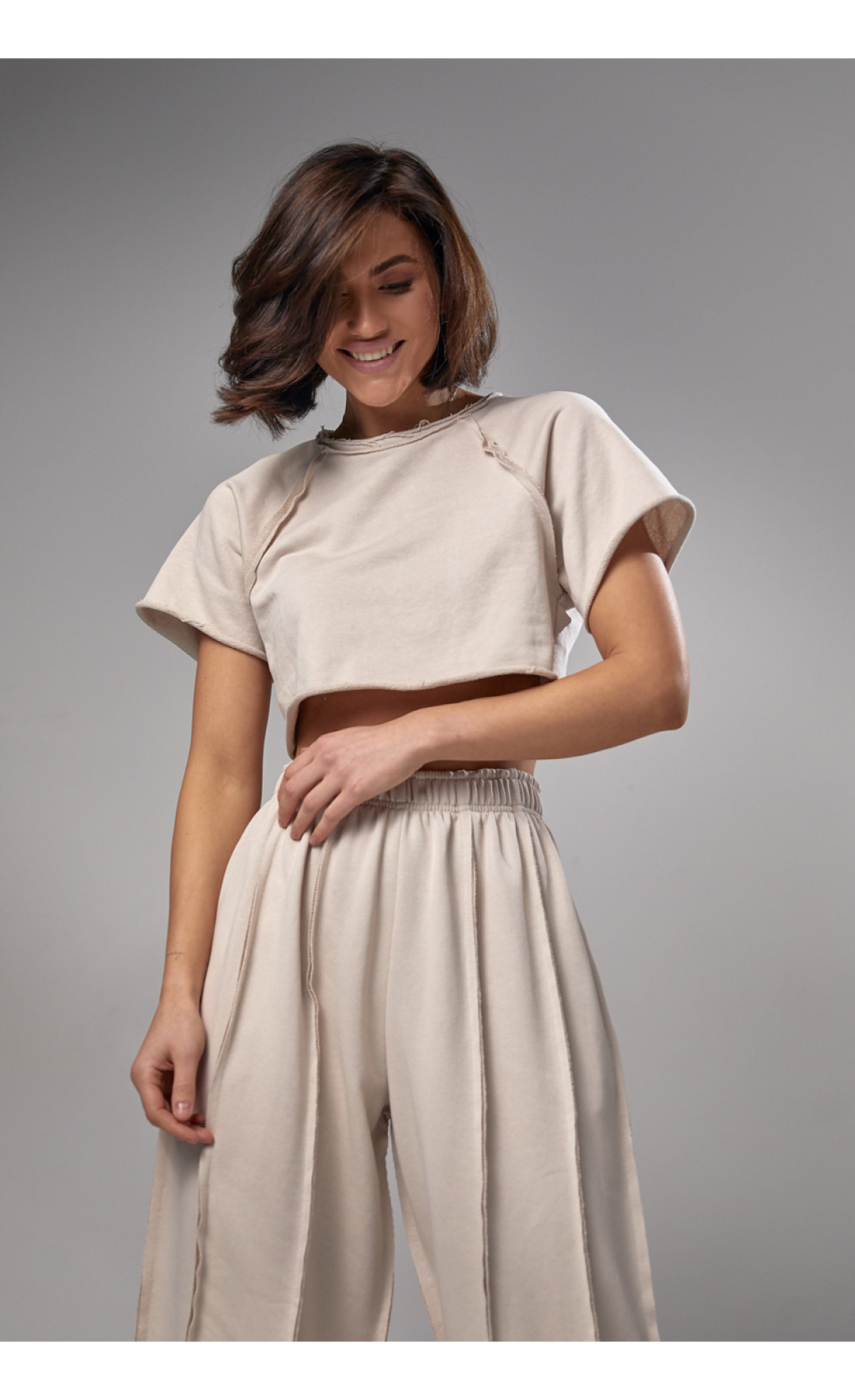 Жіночий трикотажний костюм у стилі grunge  бежевий колір