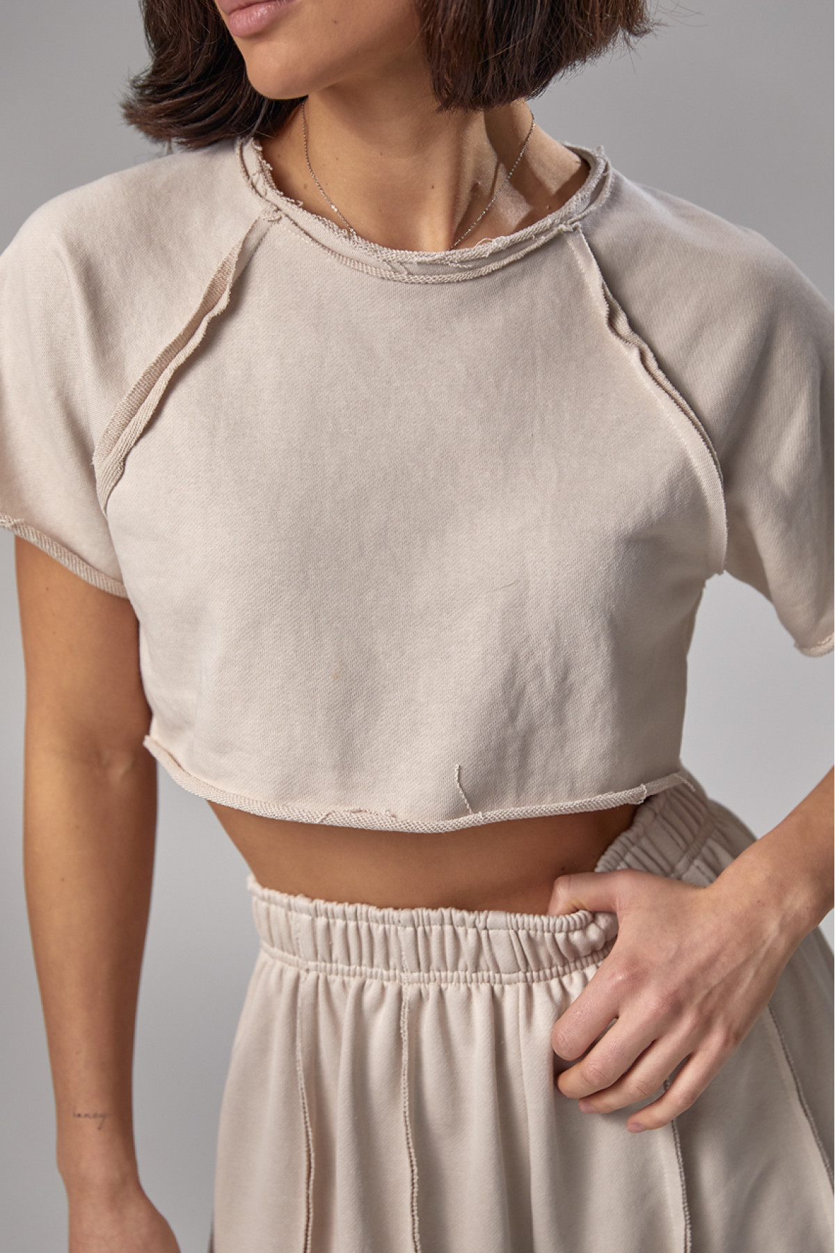 Жіночий трикотажний костюм у стилі grunge  бежевий колір