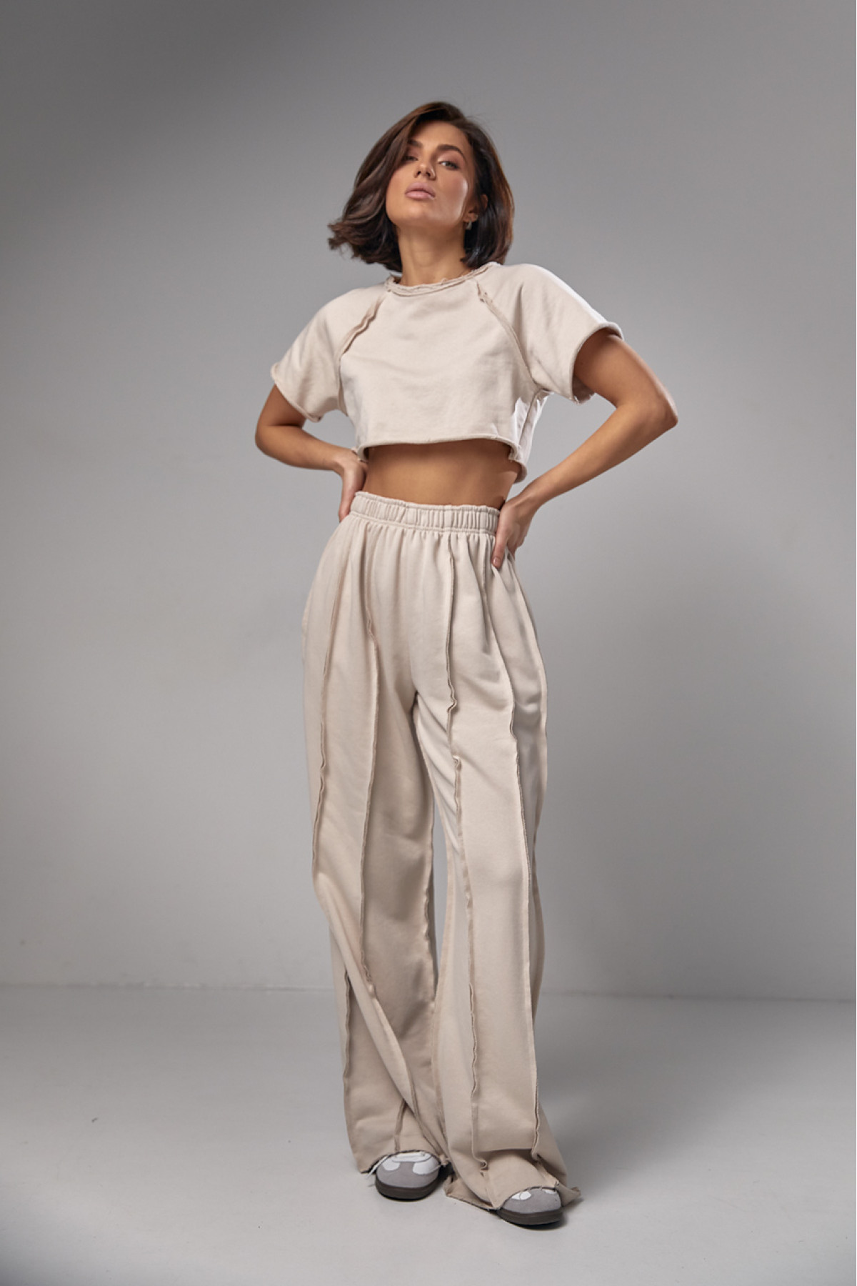 Жіночий трикотажний костюм у стилі grunge  бежевий колір