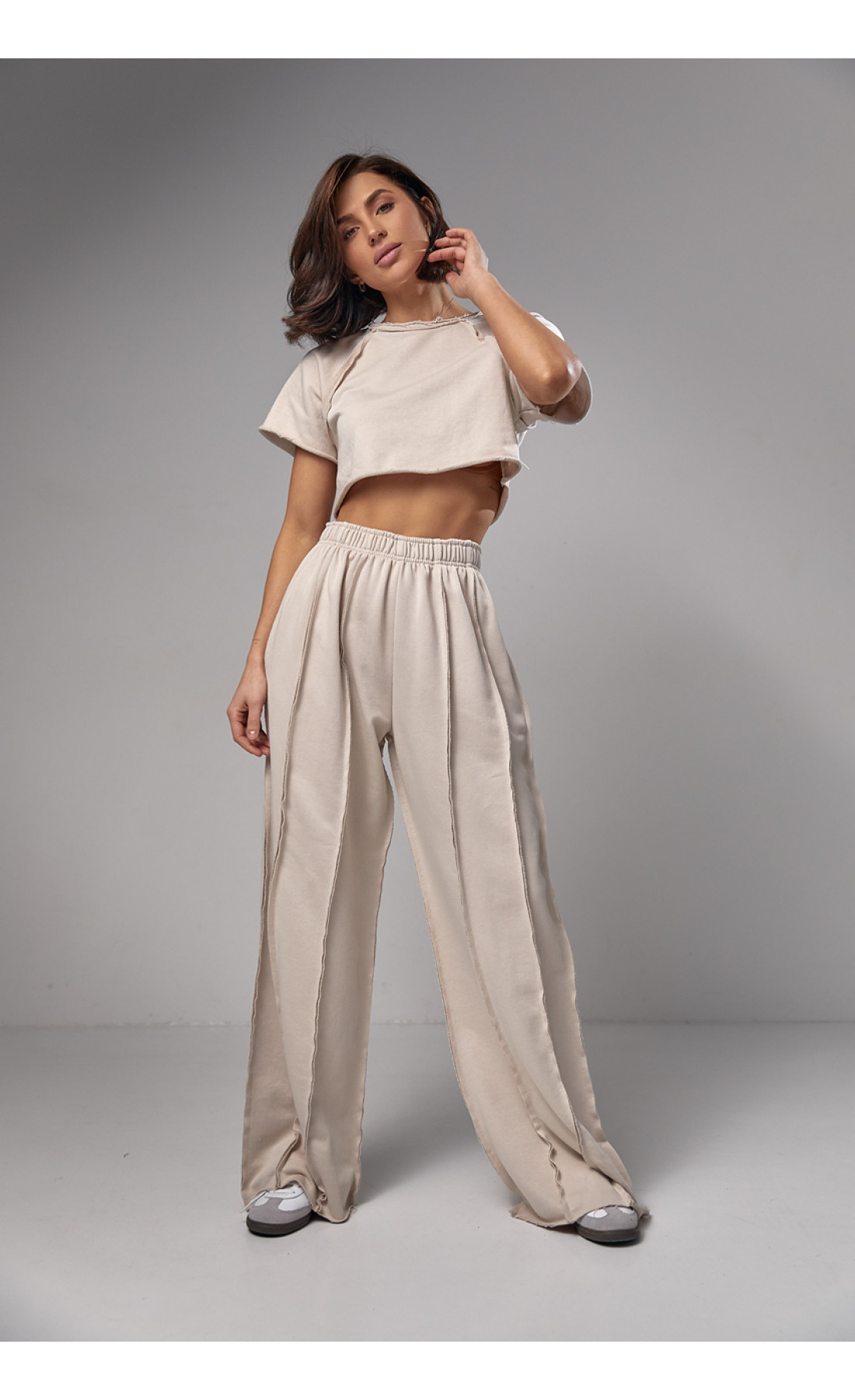 Жіночий трикотажний костюм у стилі grunge  бежевий колір