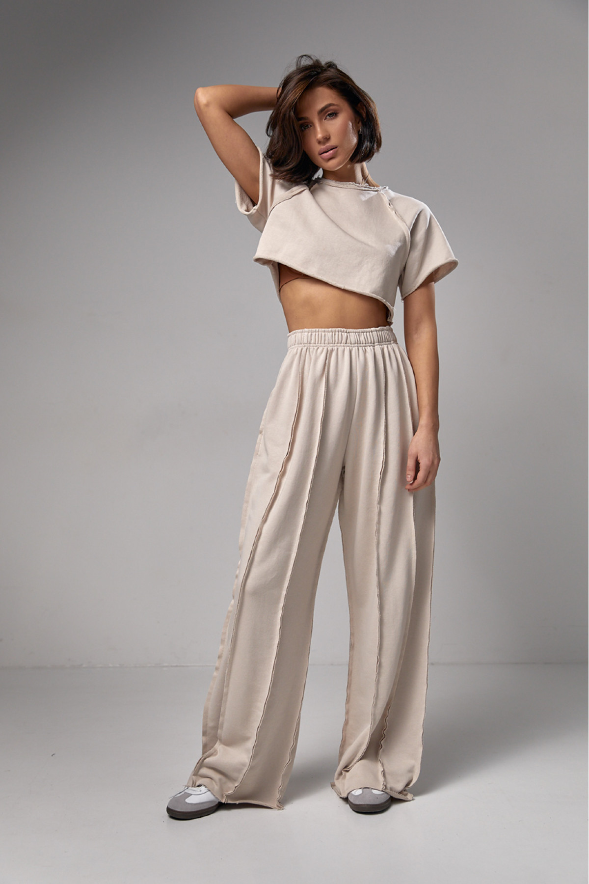 Жіночий трикотажний костюм у стилі grunge  бежевий колір