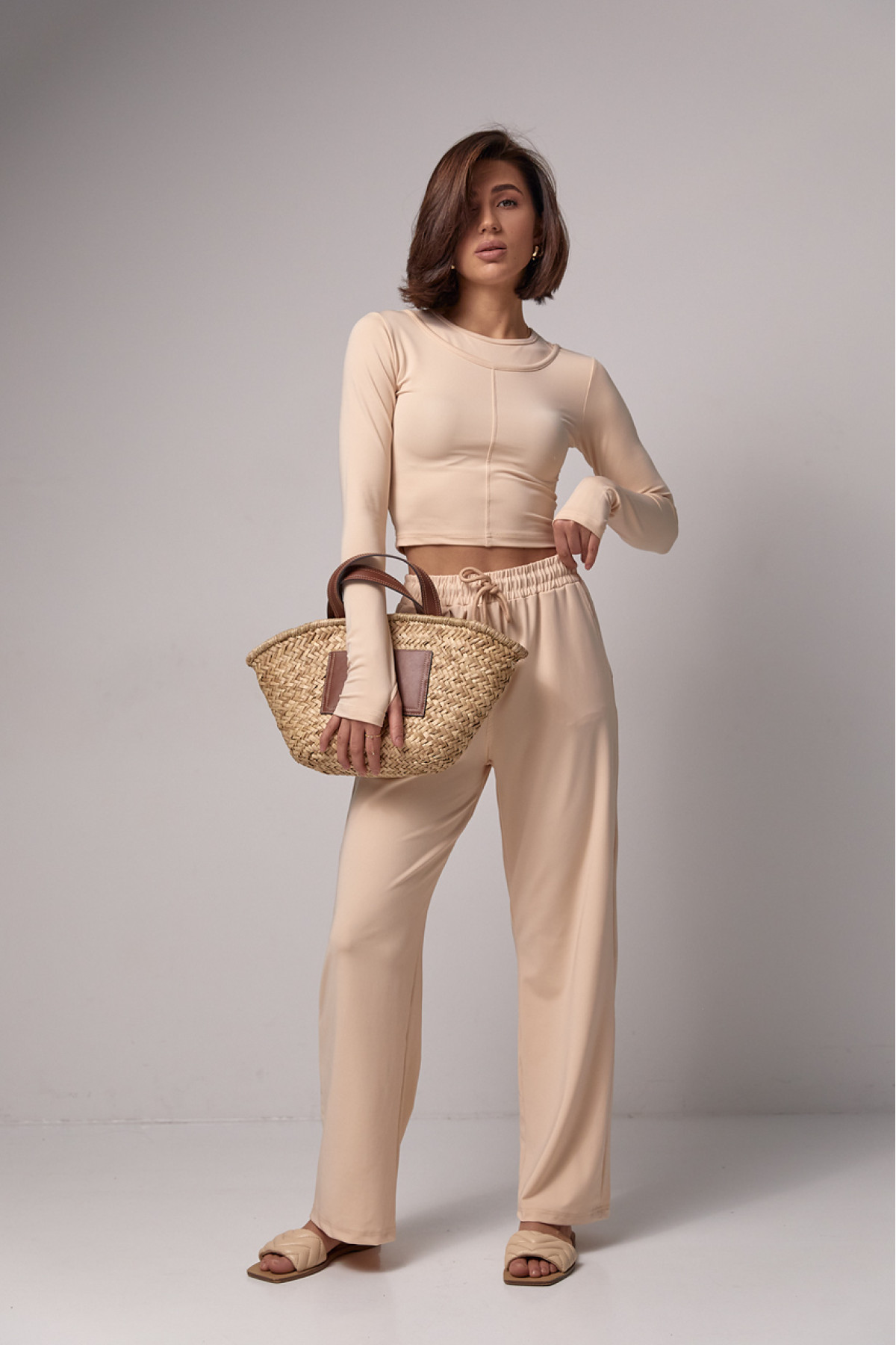 Еластичний жіночий спортивний костюм  бежевий колір