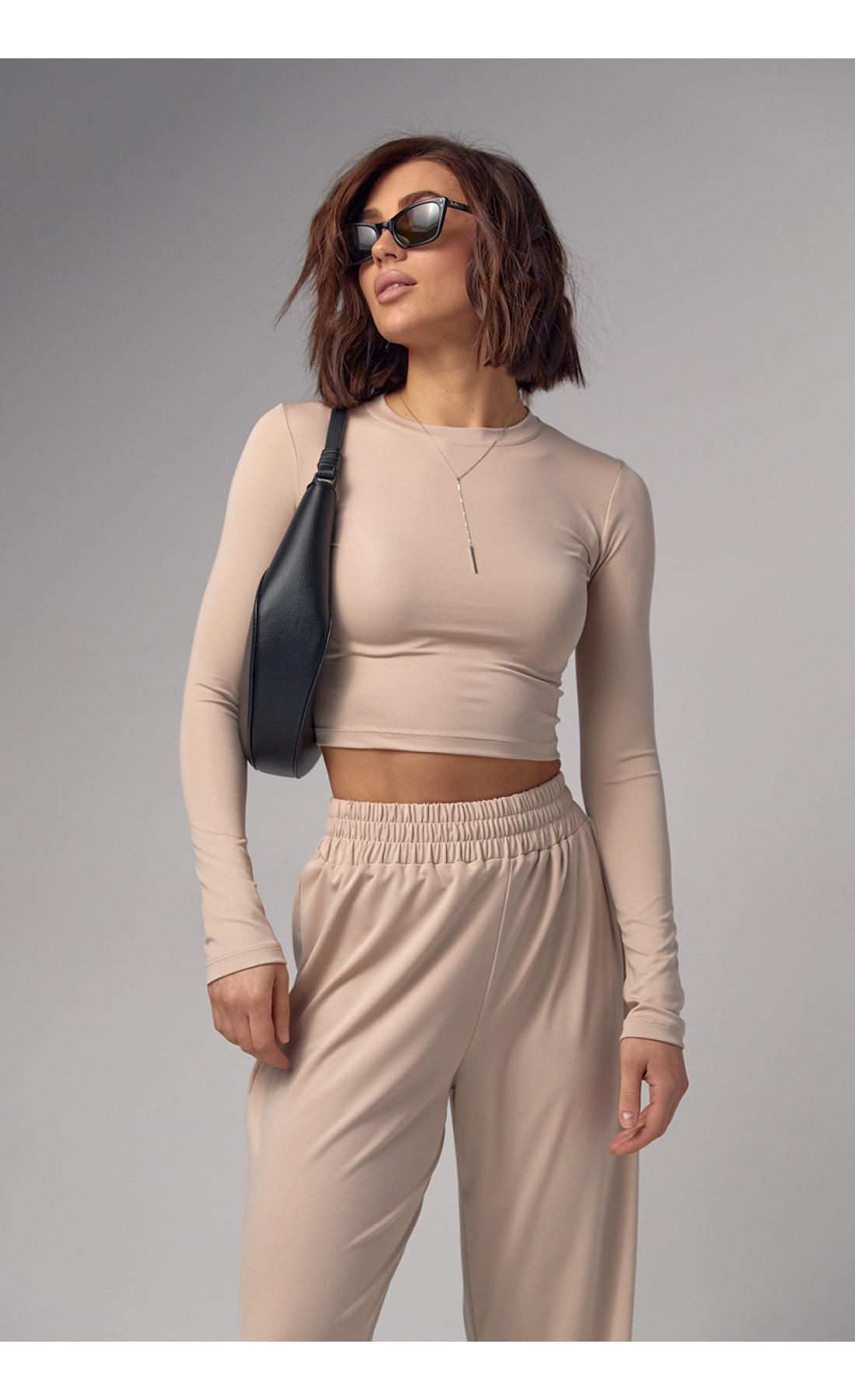 Жіночий базовий костюм з еластичної тканини  бежевий колір