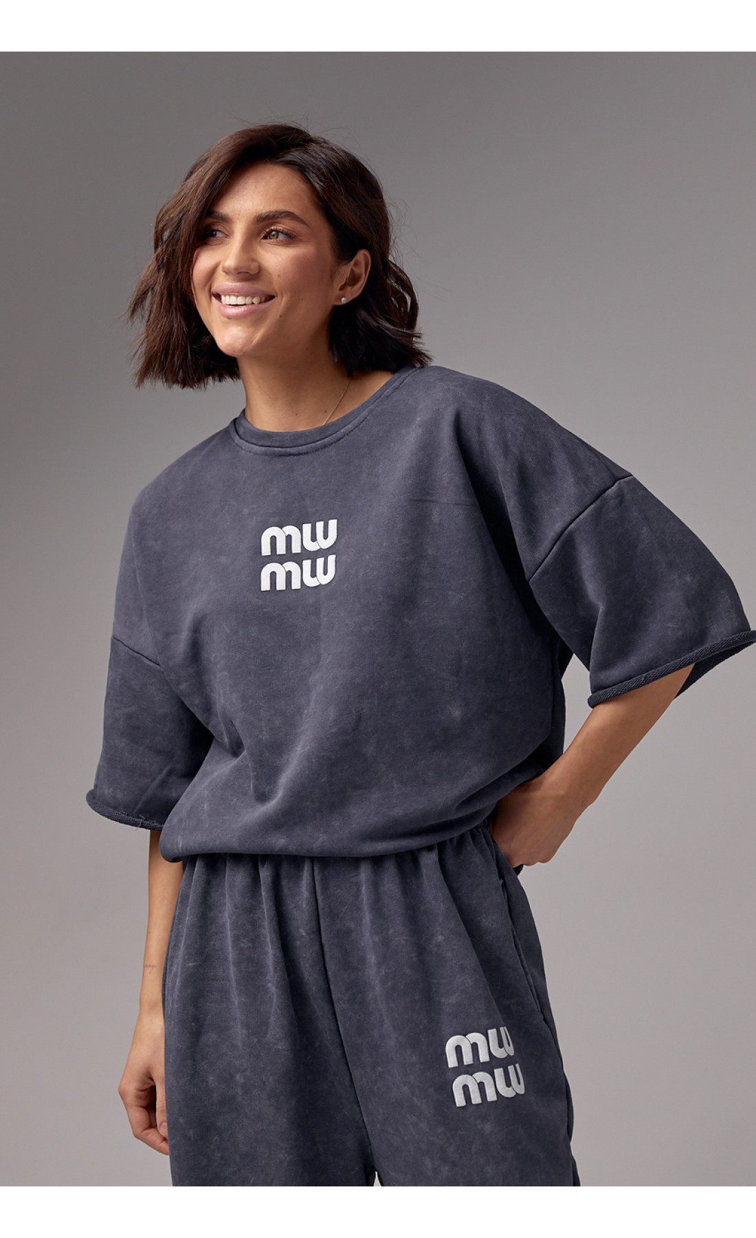 Спортивний костюм у техніці тайдай з принтом Miu Miu  темносірий колір