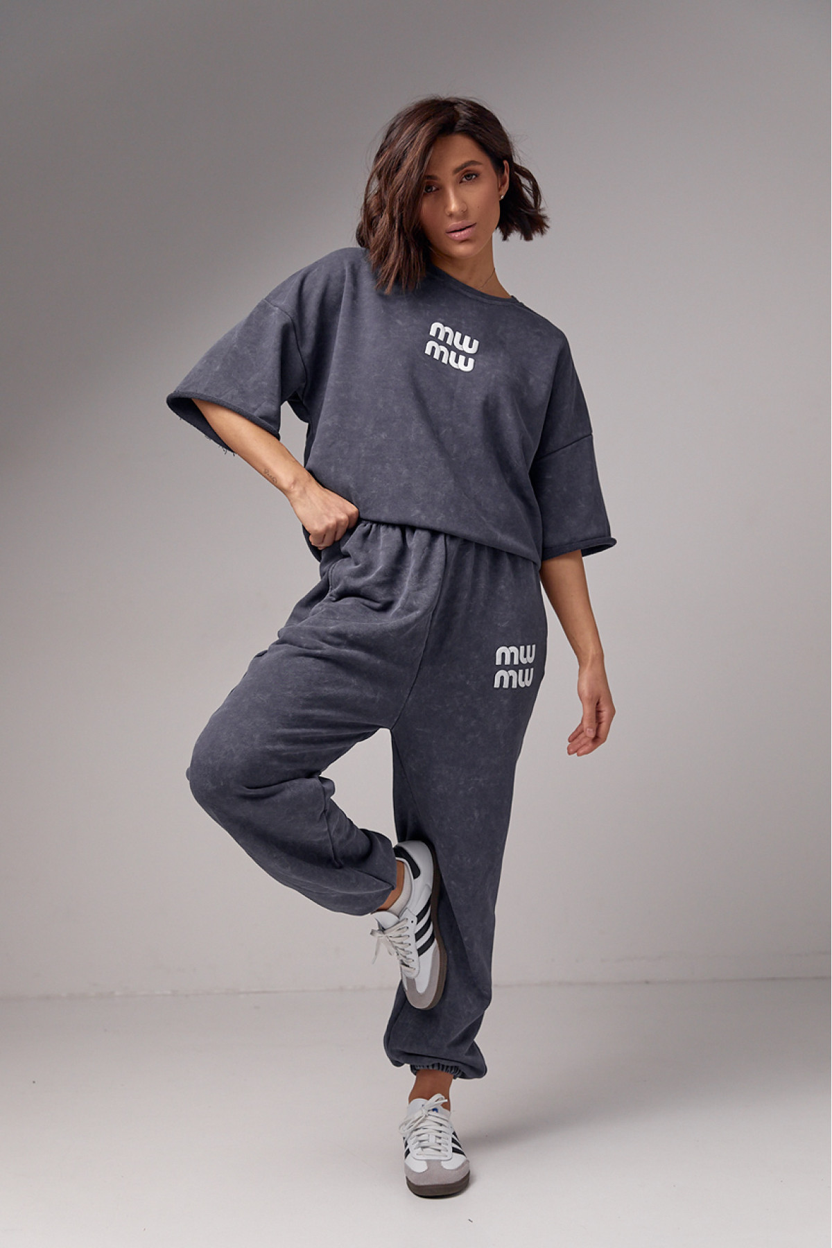 Спортивний костюм у техніці тайдай з принтом Miu Miu  темносірий колір