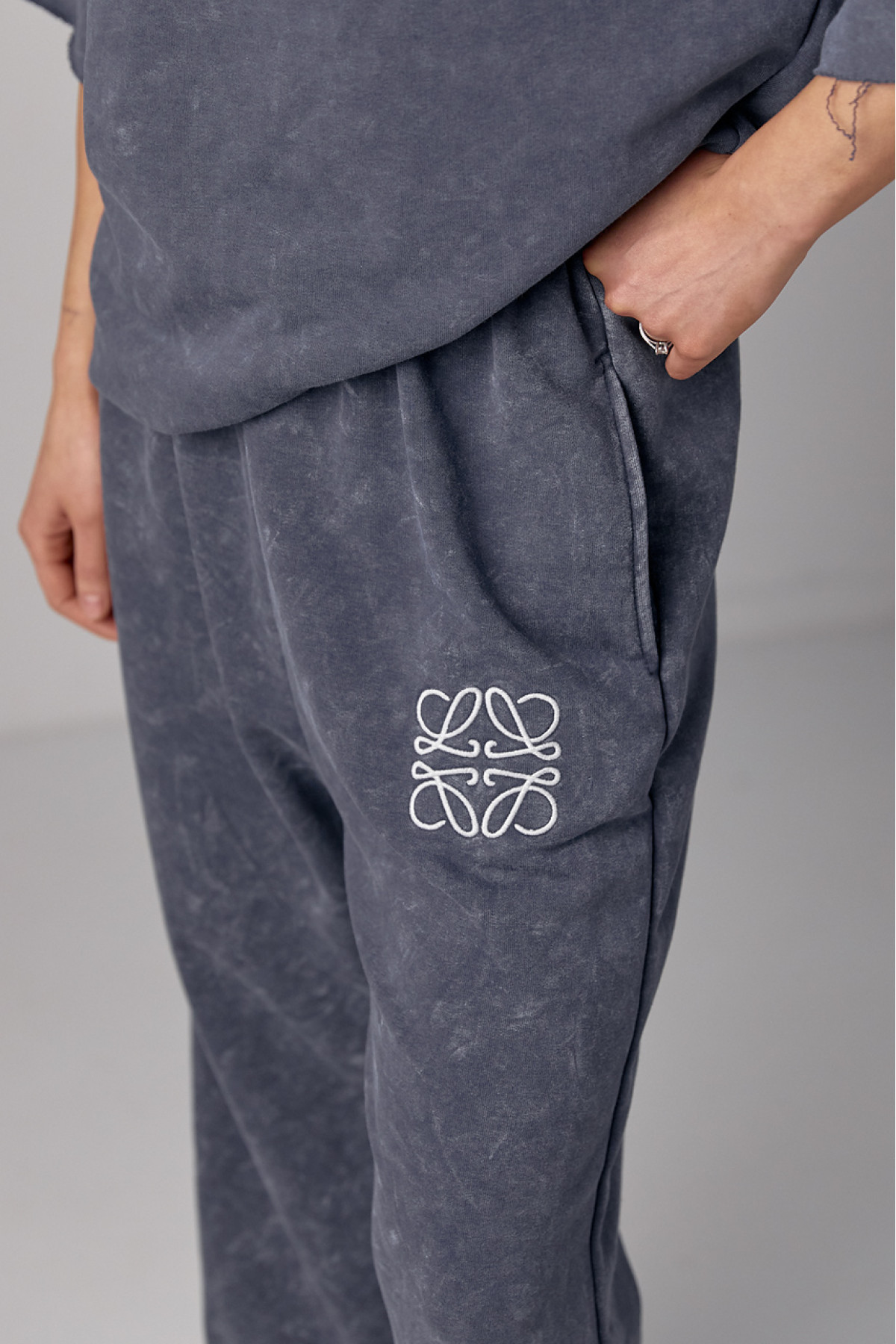 Спортивний костюм тайдай з вишивкою  сірий колір