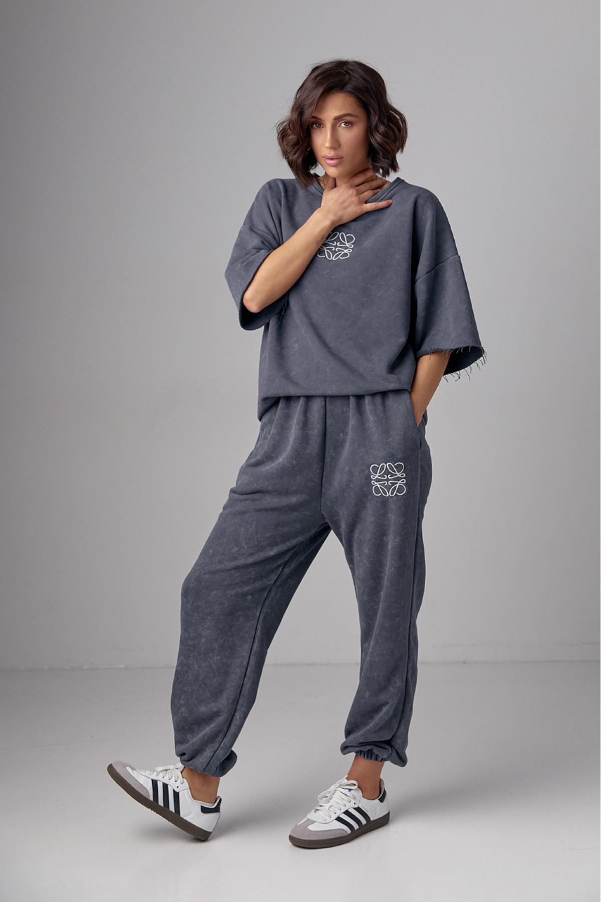 Спортивний костюм тайдай з вишивкою  сірий колір