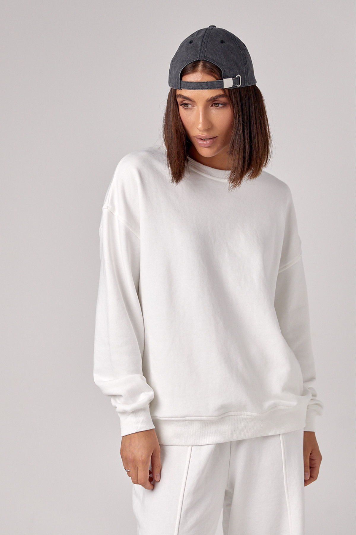 Спортивний костюм з прямими штанами та світшотом  молочний колір