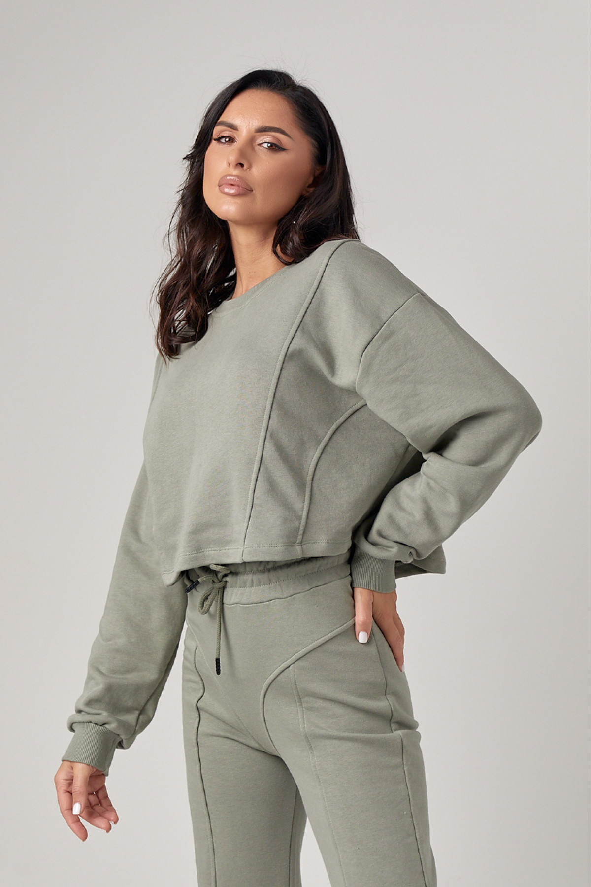 Спортивний костюм жіночий з акцентними швами  хакі колір