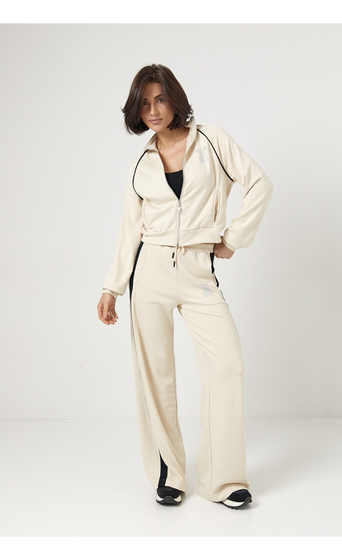 Спортивний костюм з ведмедиком із термостразів  бежевий колір