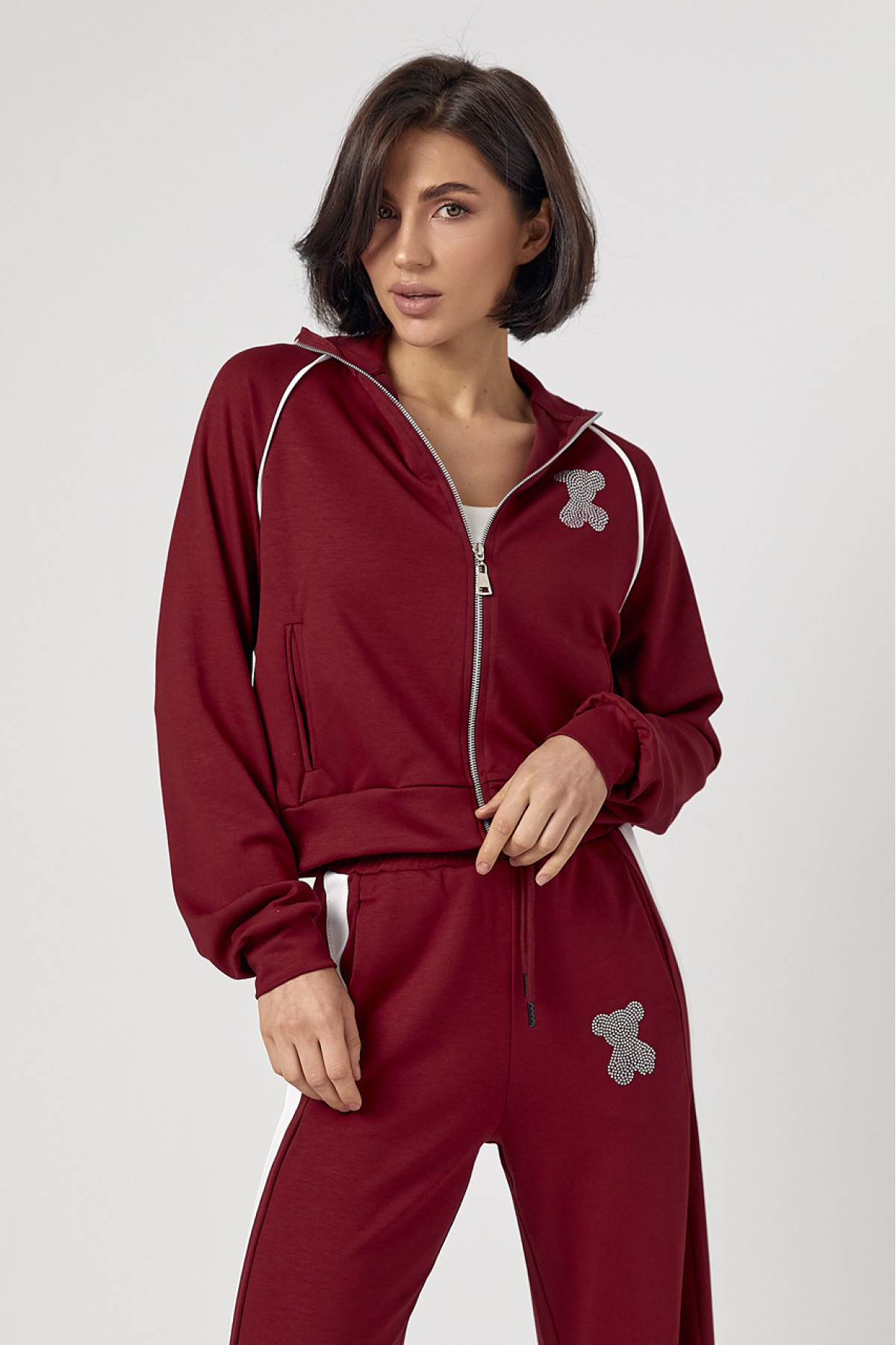 Спортивний костюм з ведмедиком із термостразів  бордо колір